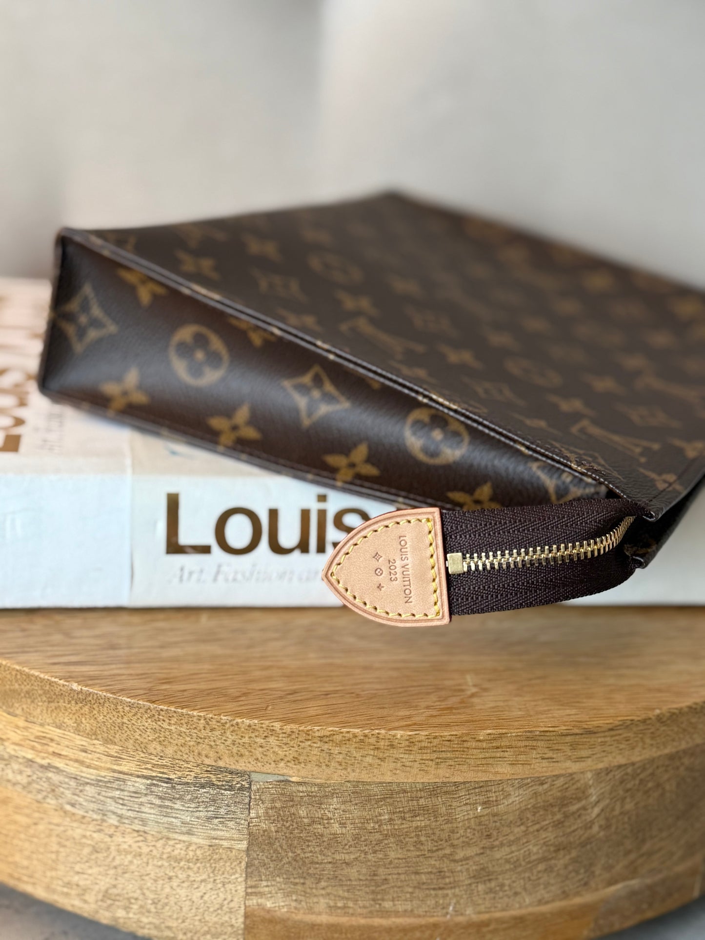 LV Toiletry 26