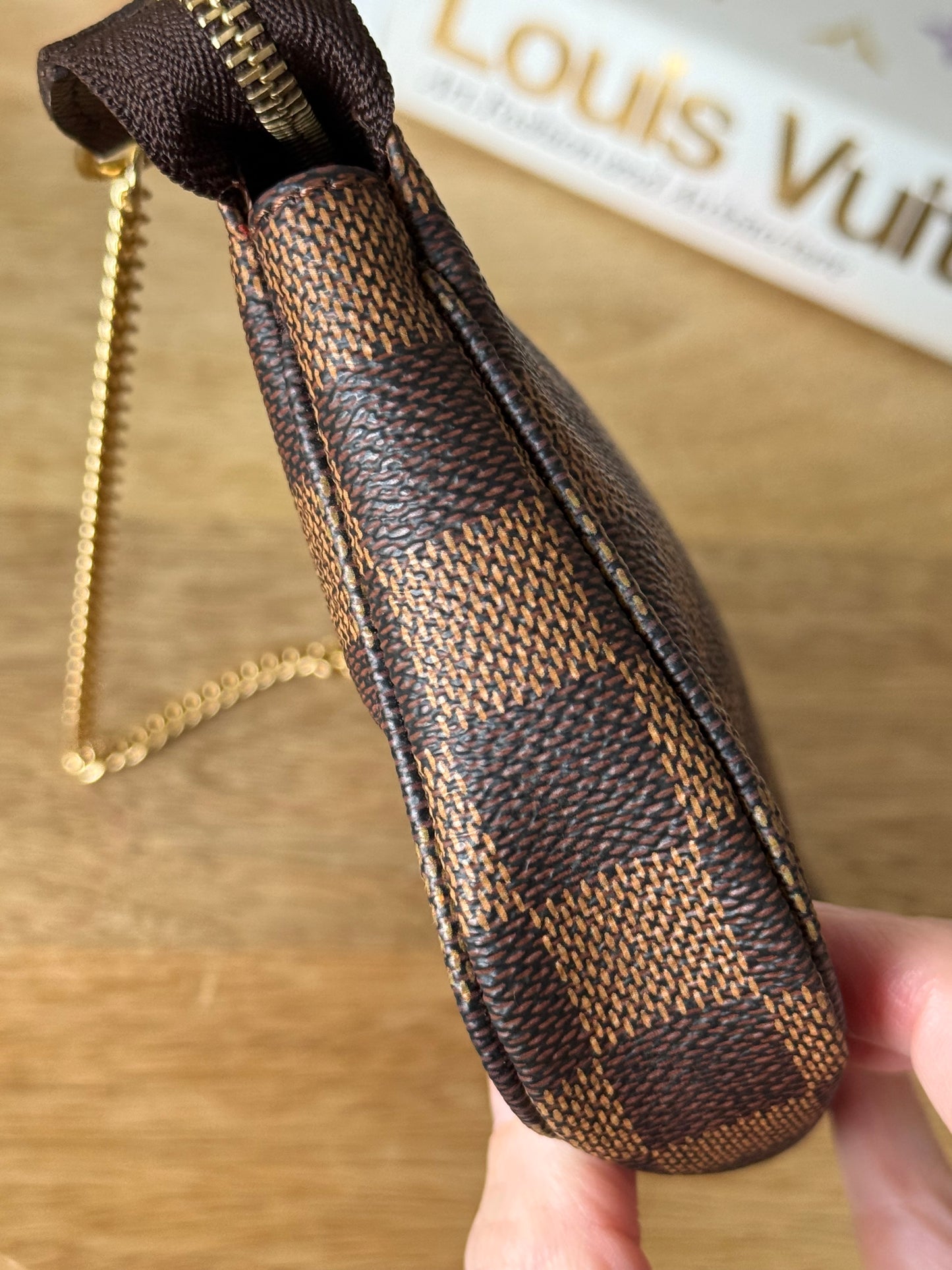 LV Bucket Pochette Damier Ebene