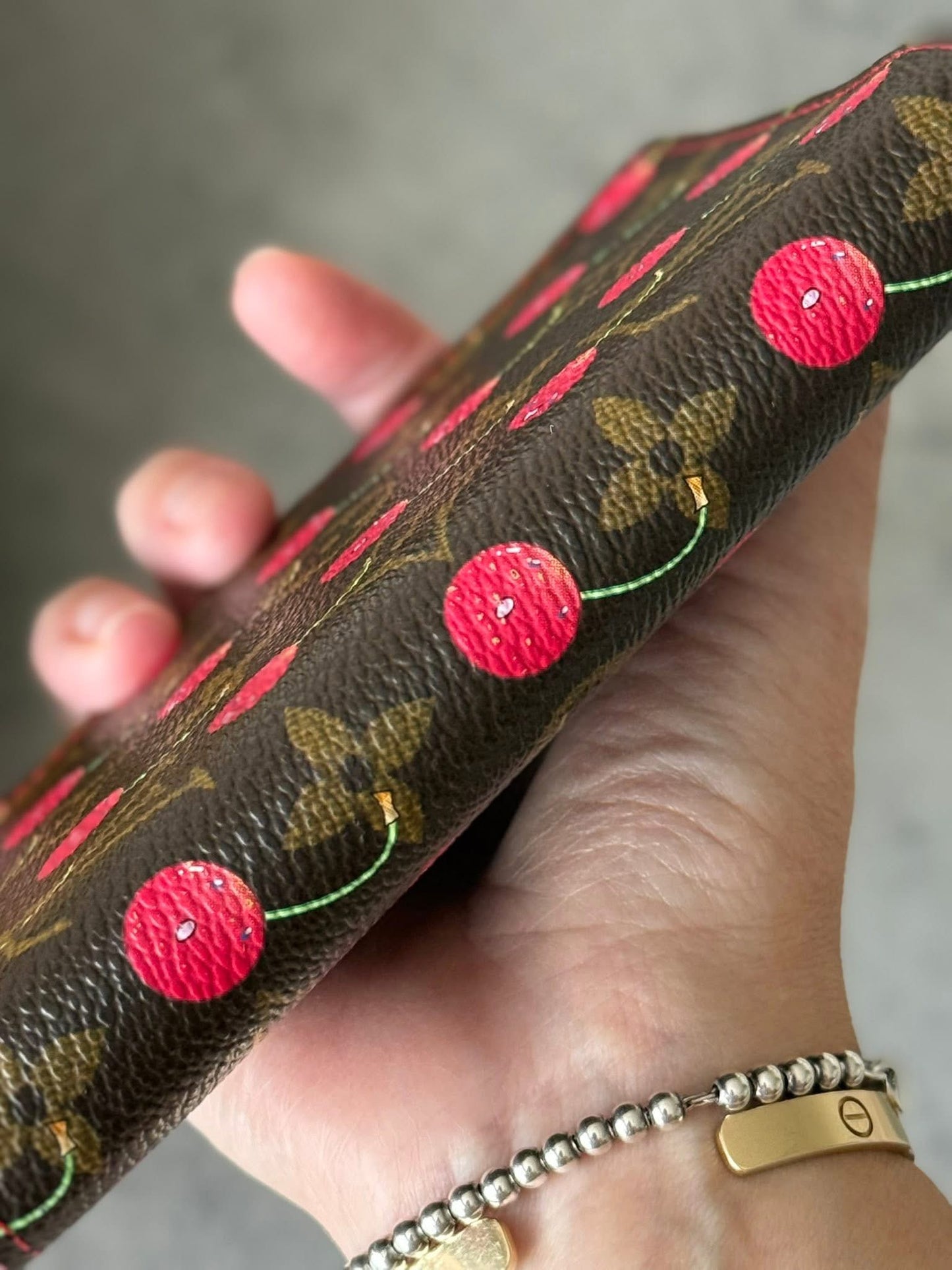 LV Agenda PM Cerise Limited Ed.