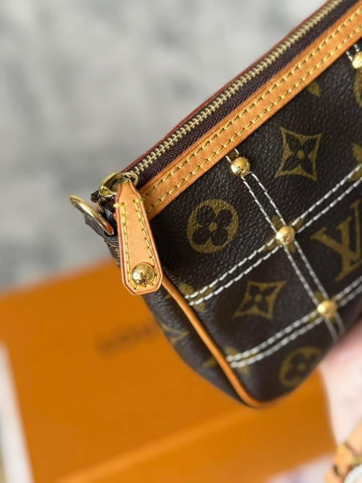 LV Rivetting Pochette Accessories