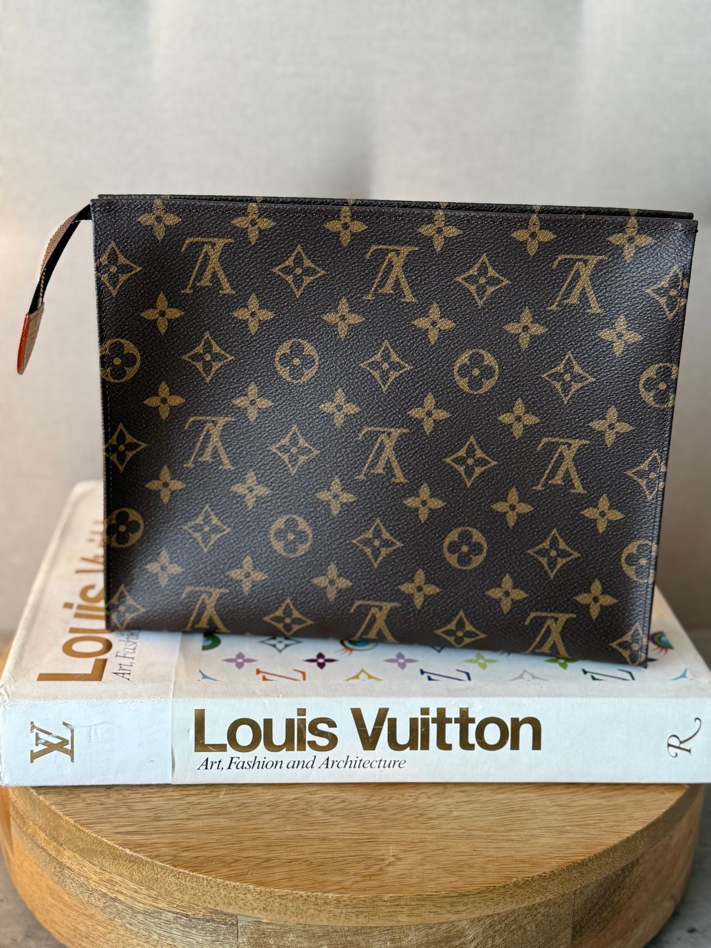 LV Toiletry 26