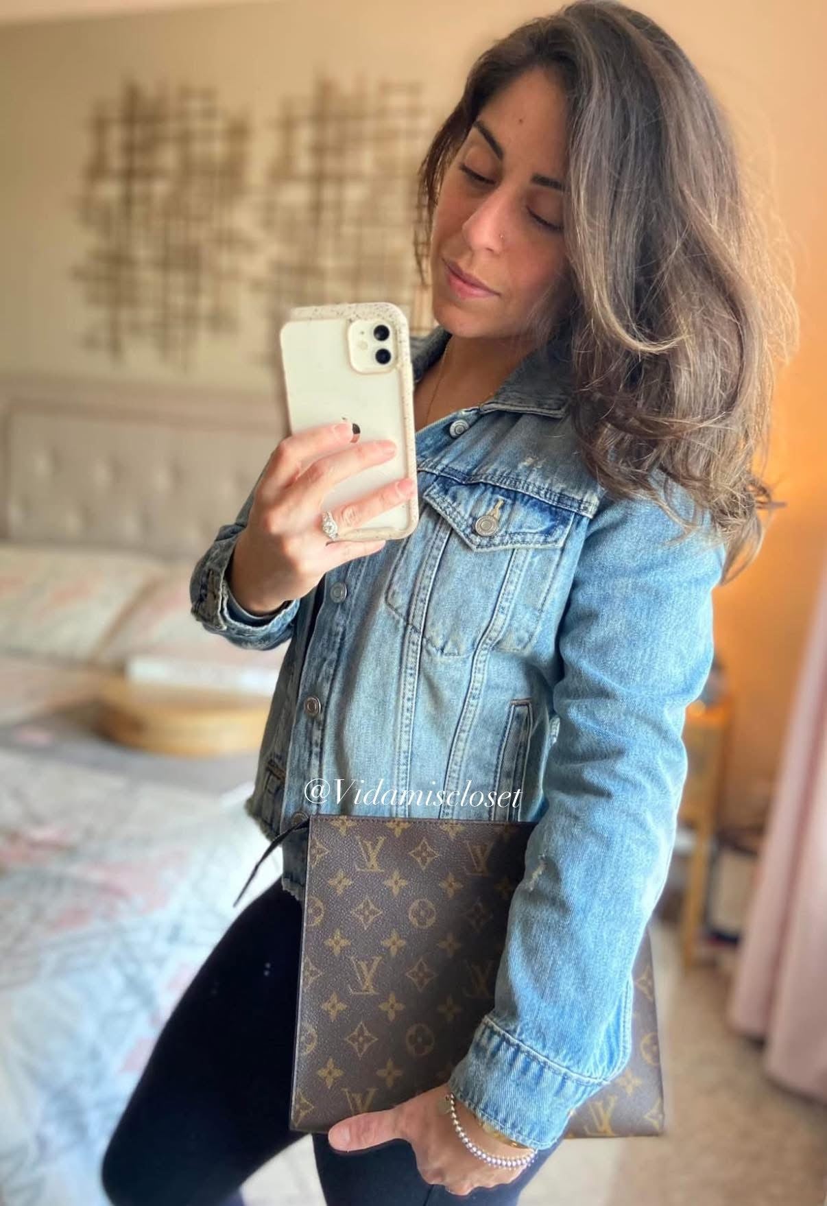 LV Toiletry 26
