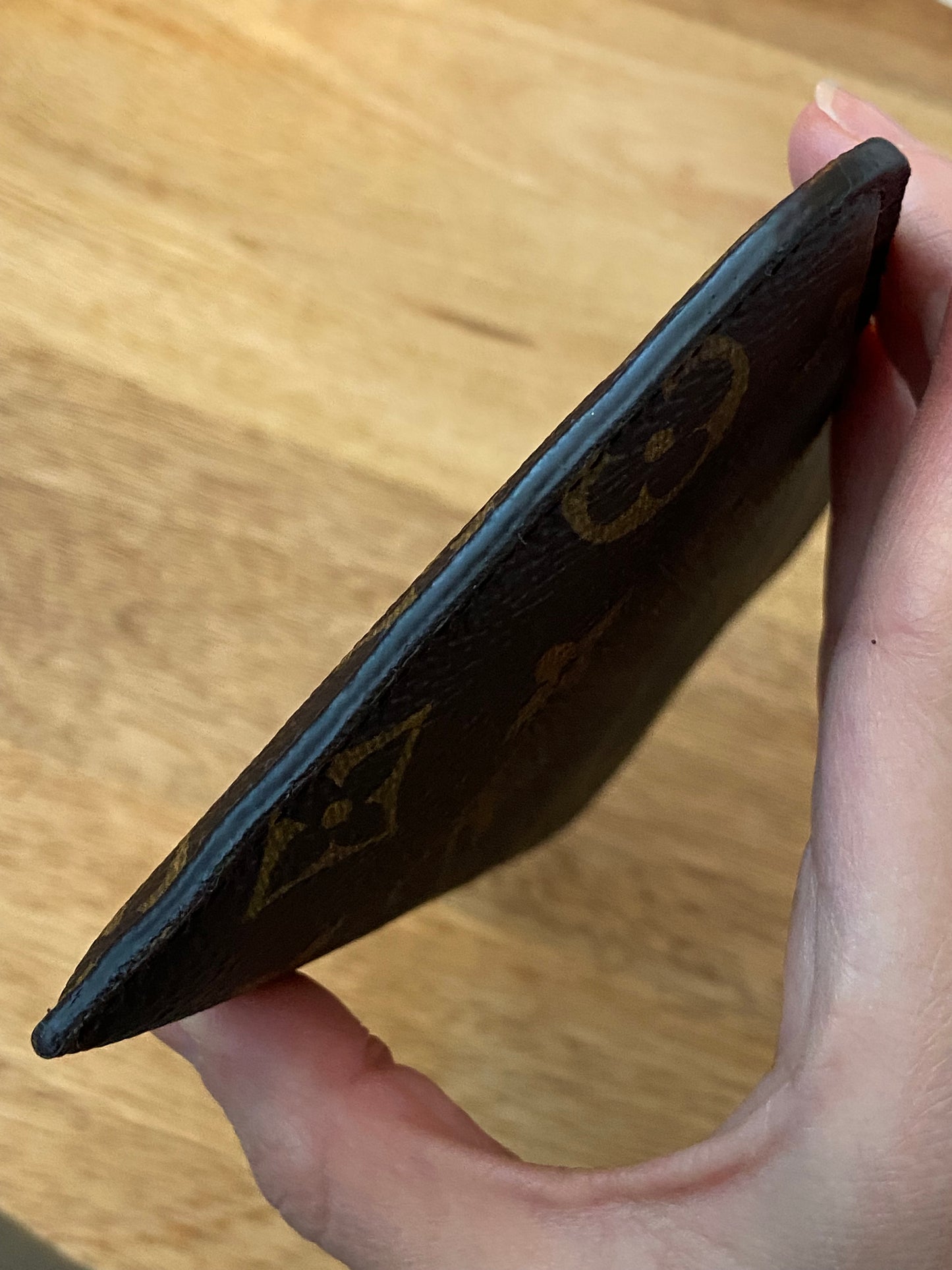 LV Etui MM Sunglasses case