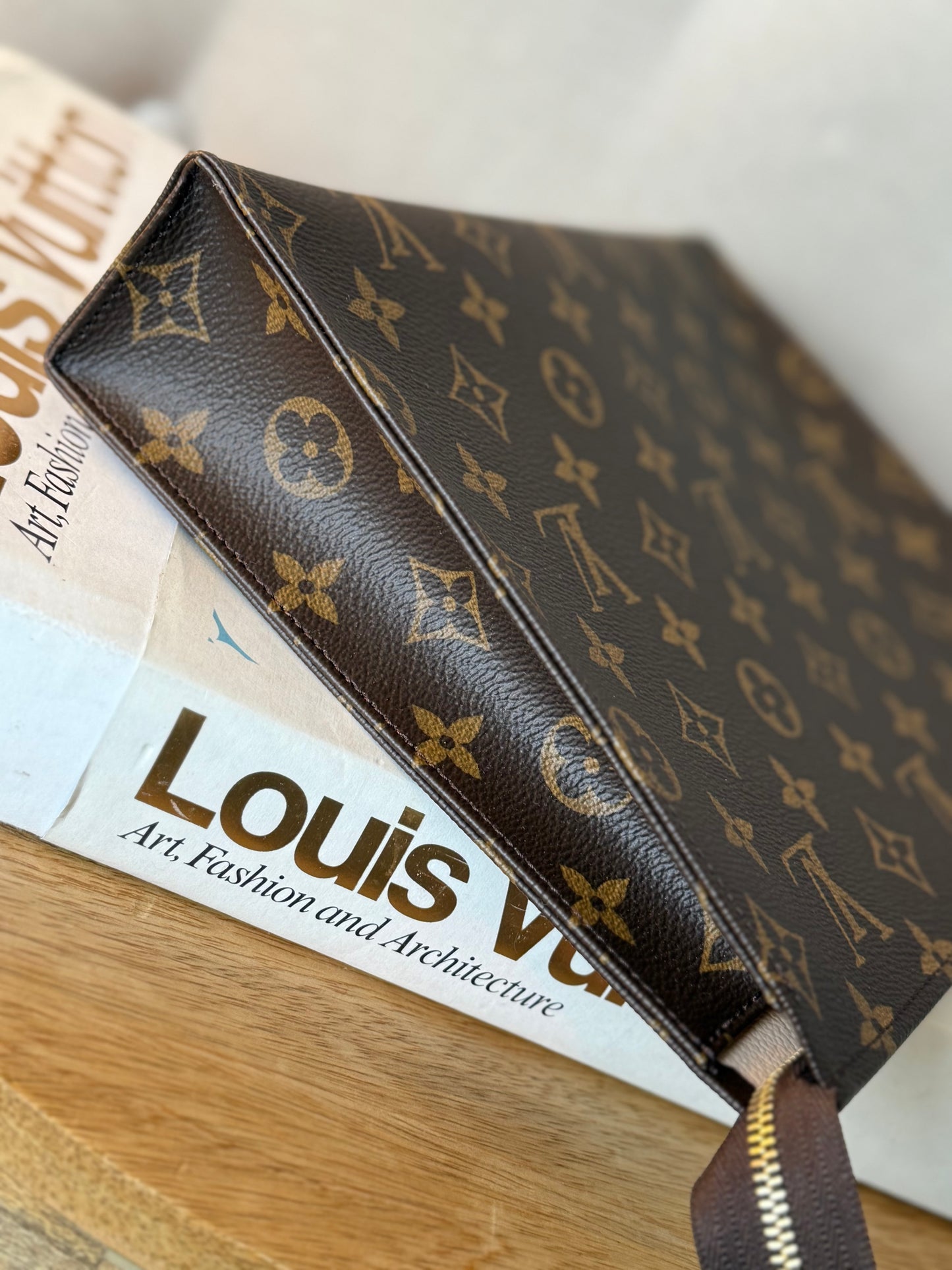 LV Toiletry 26
