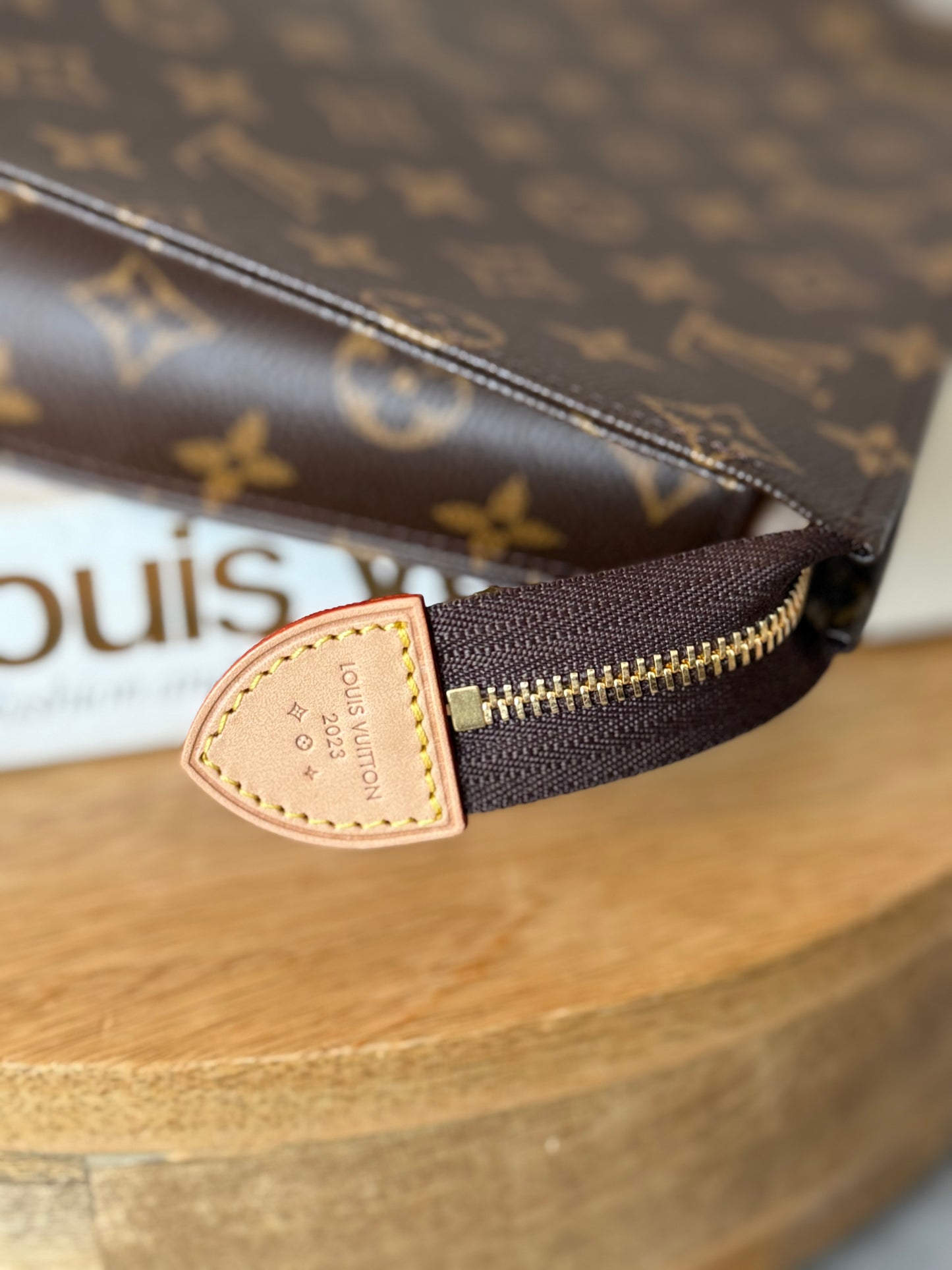 LV Toiletry 26