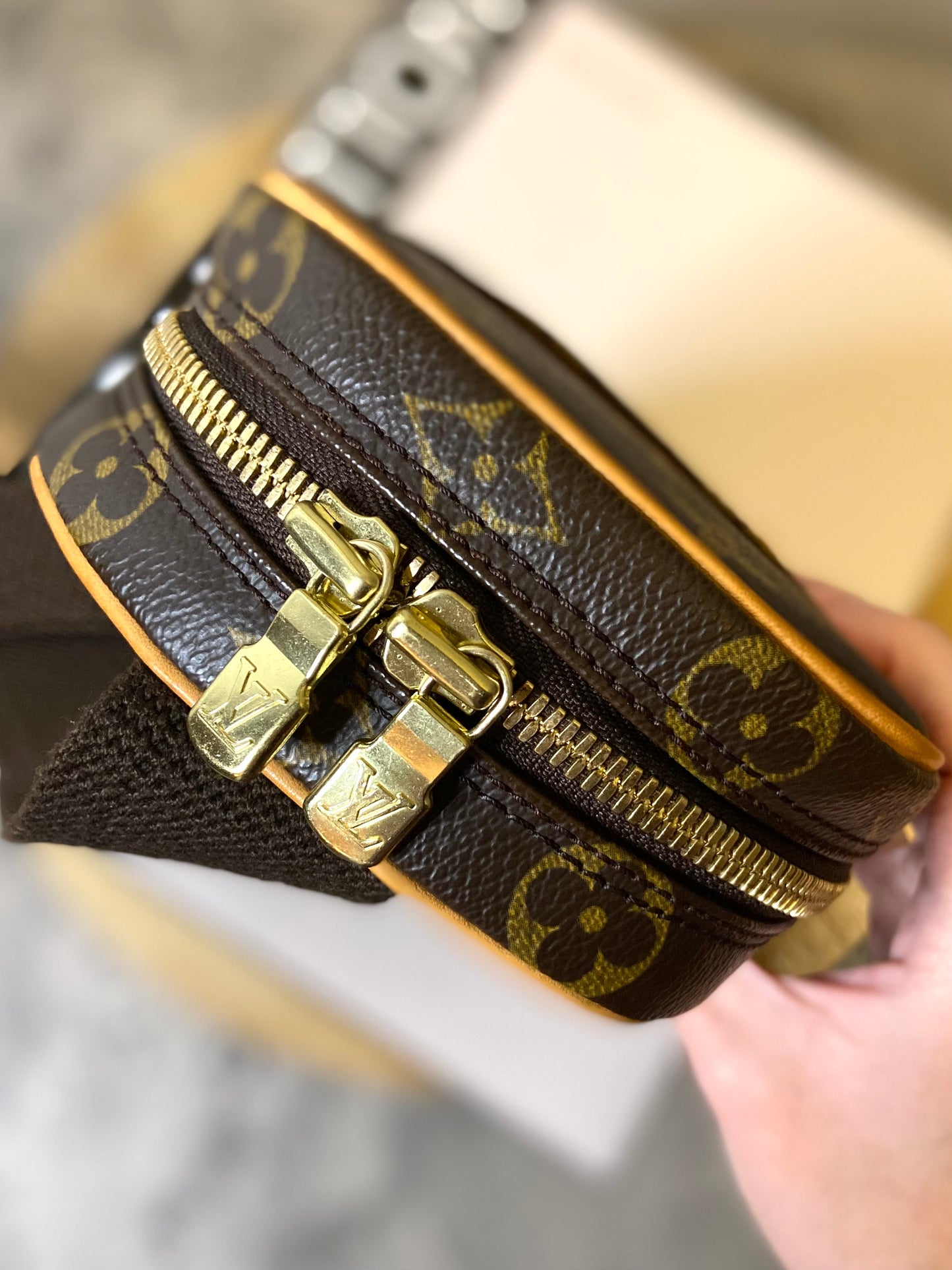 LV Gange Bumbag