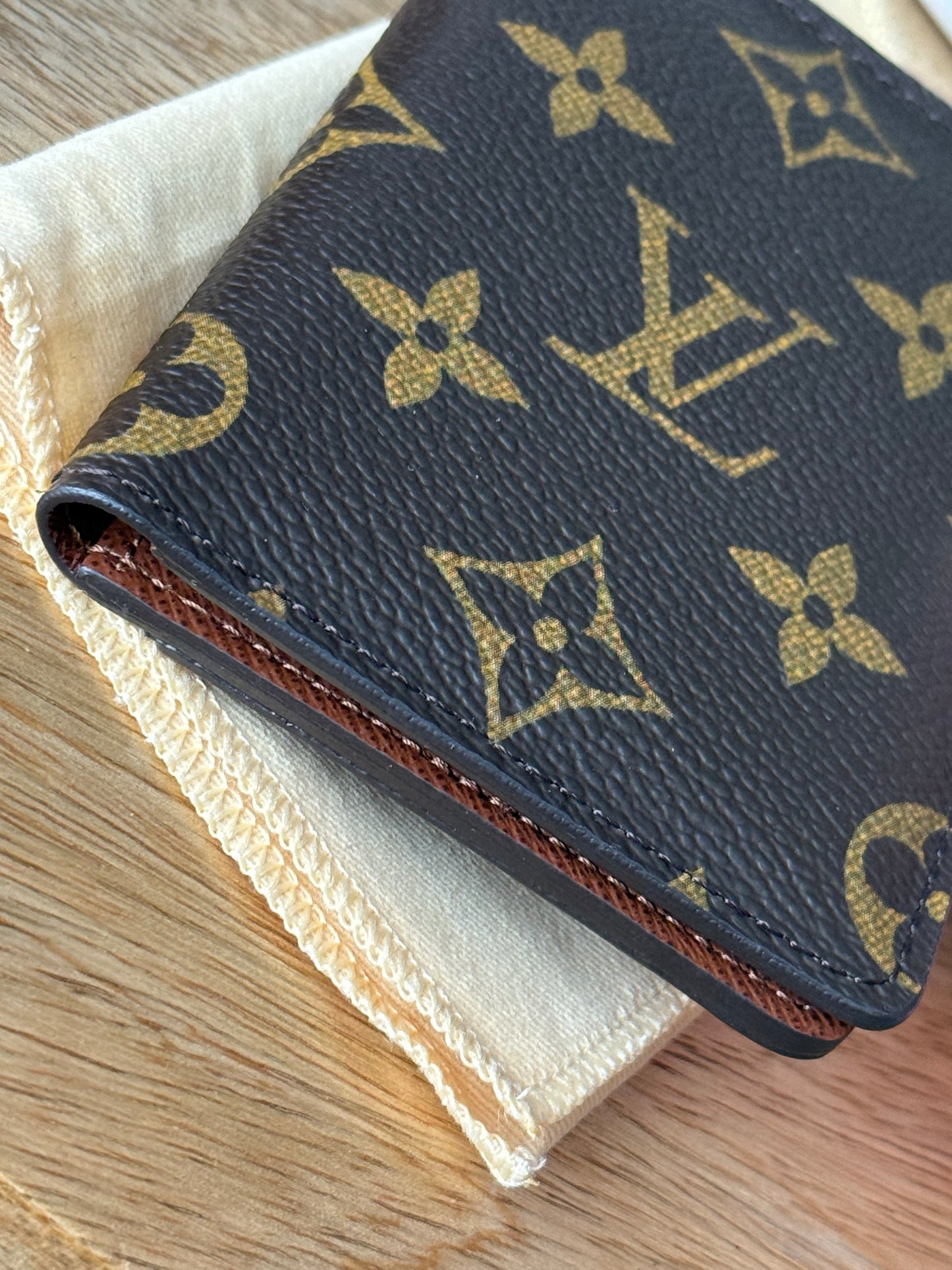 LV Pocket organizer
