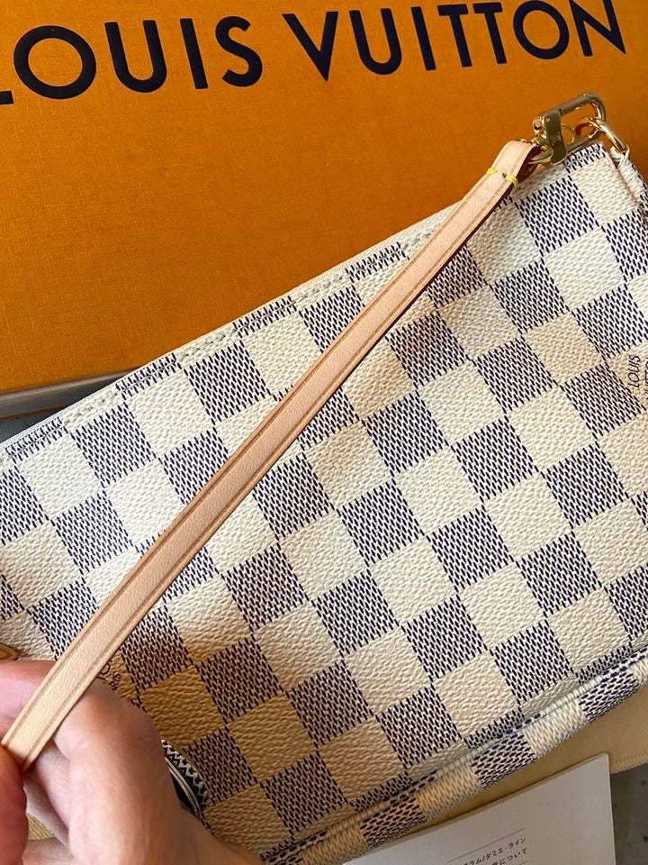 LV Pochette Accesoires Azur