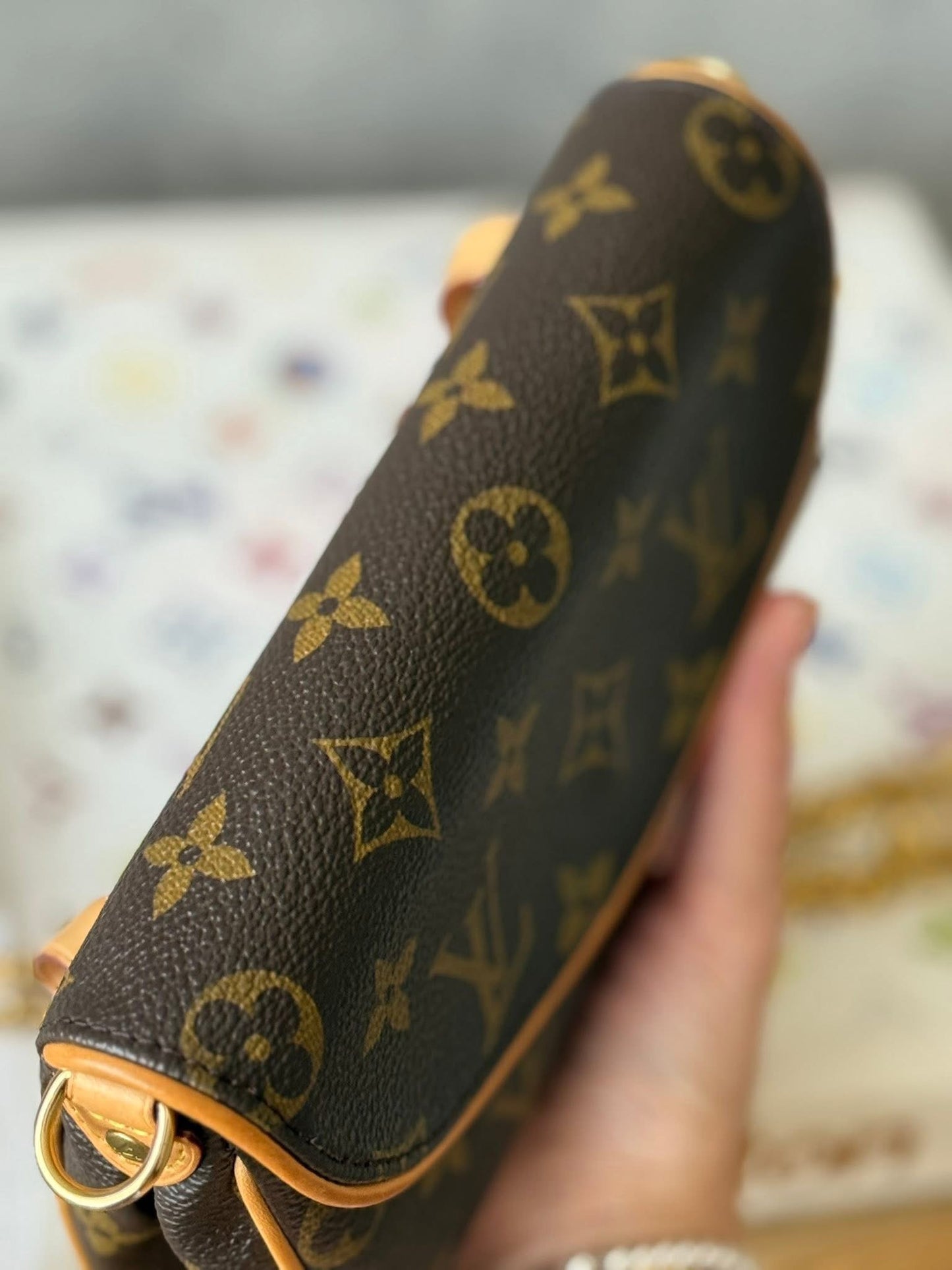 LV Friendly Pochette
