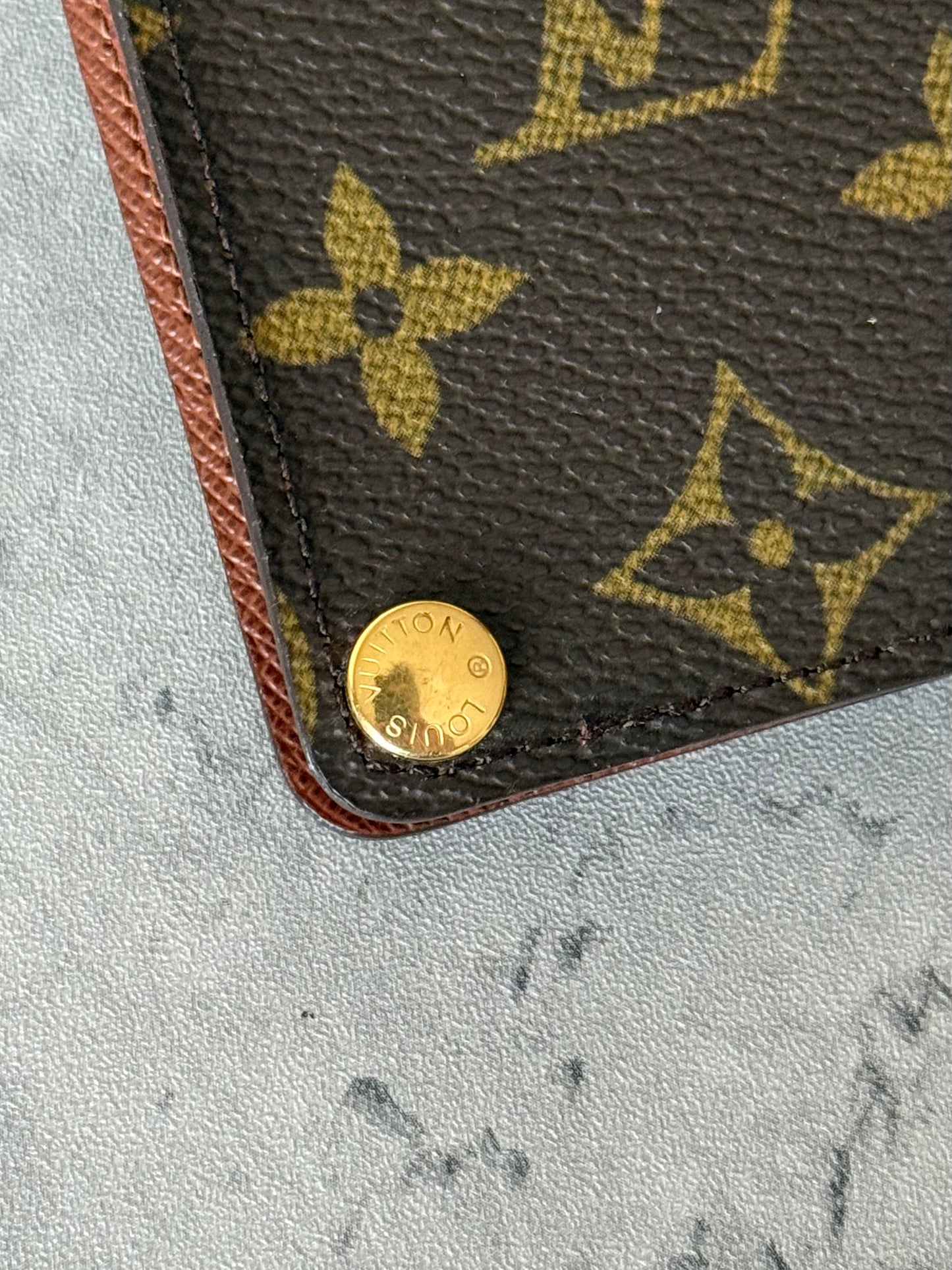 LV Pression card holder