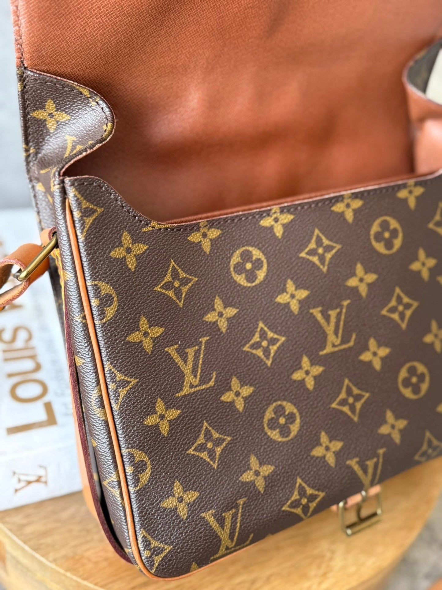 LV Cartouchiere GM