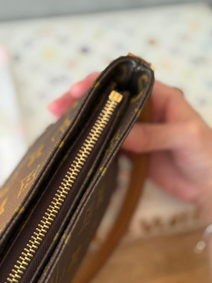 LV Trotteur crossbody