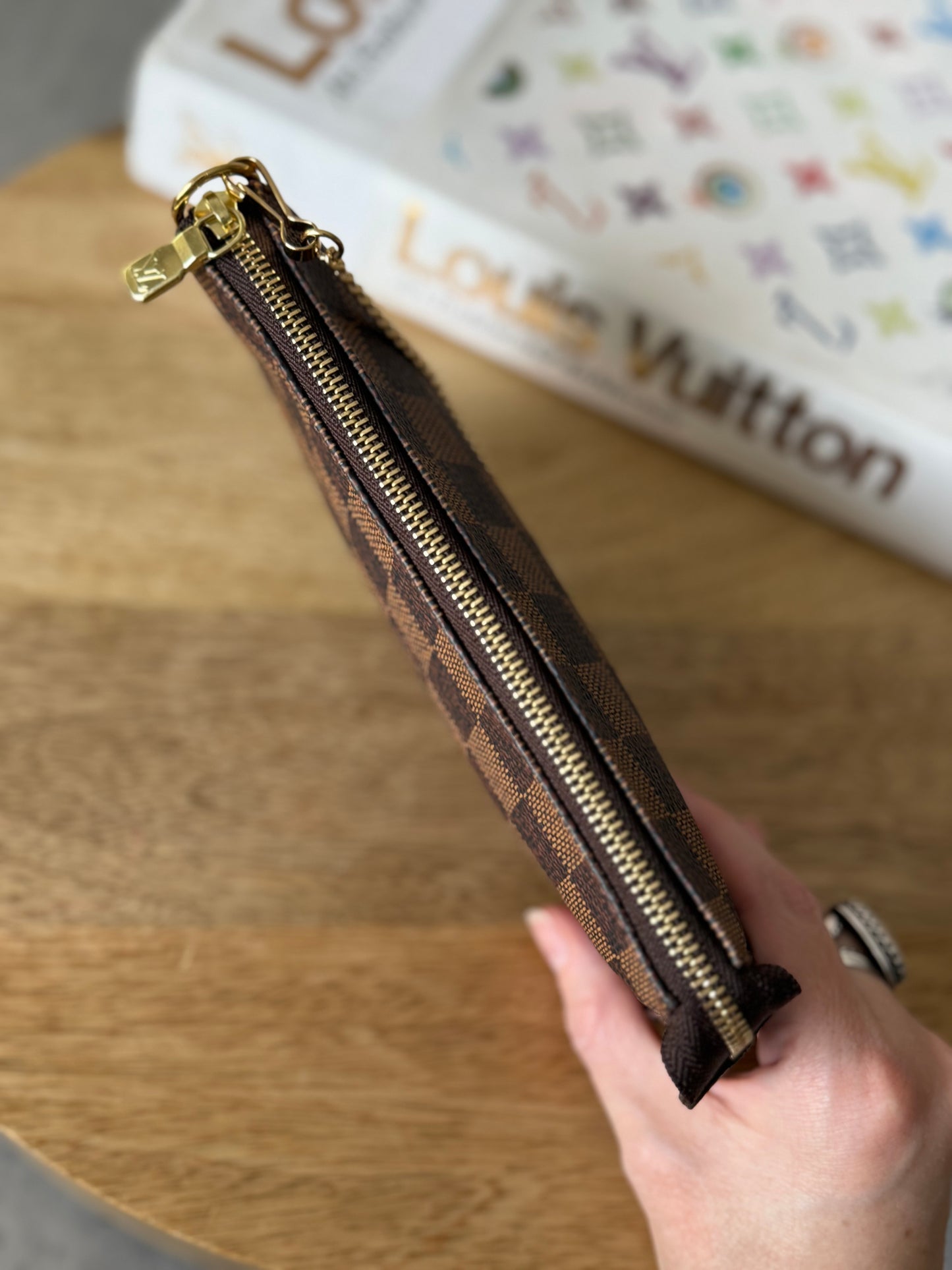 LV Bucket Pochette Damier Ebene