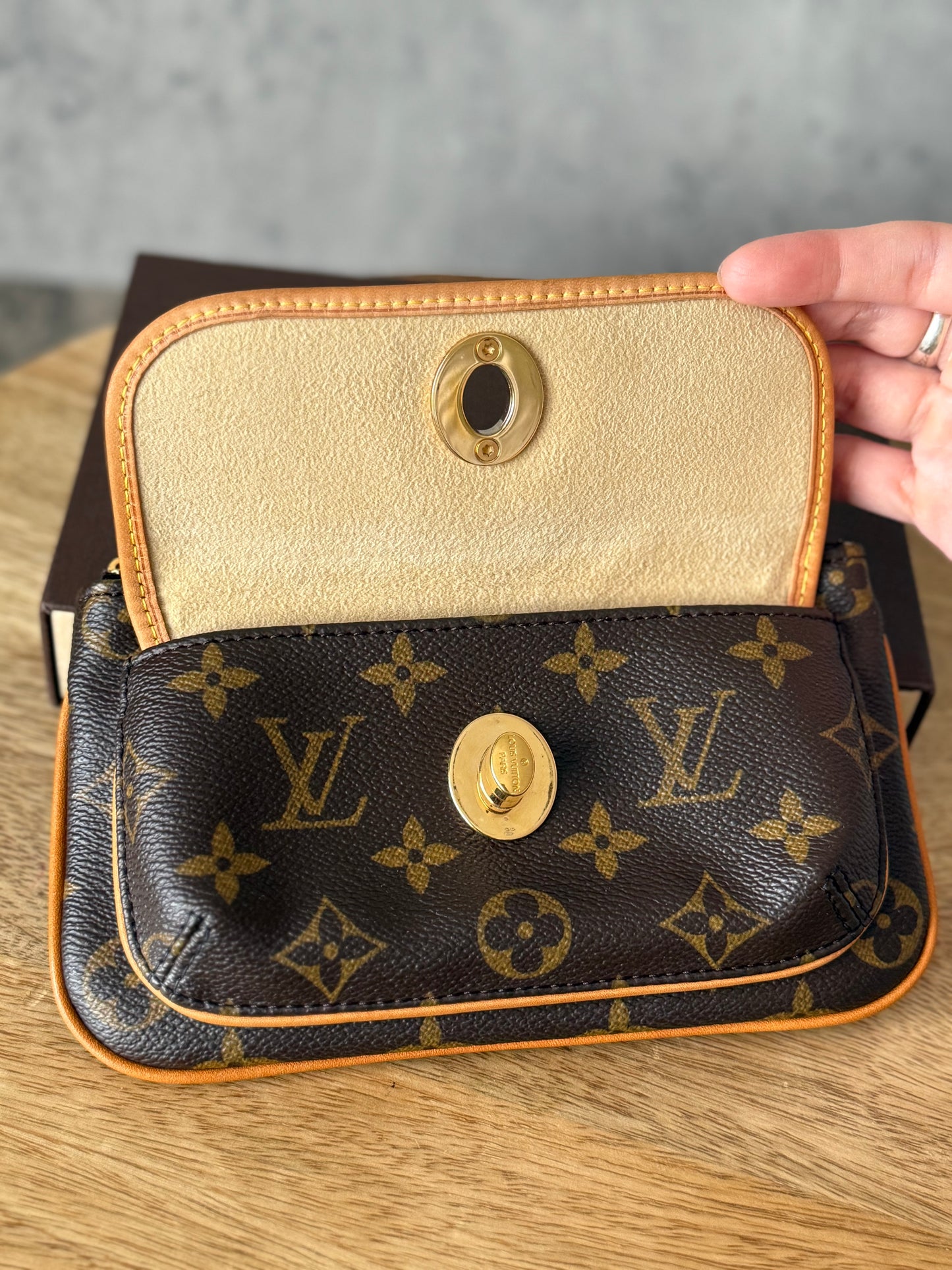 LV Tikal Pochette