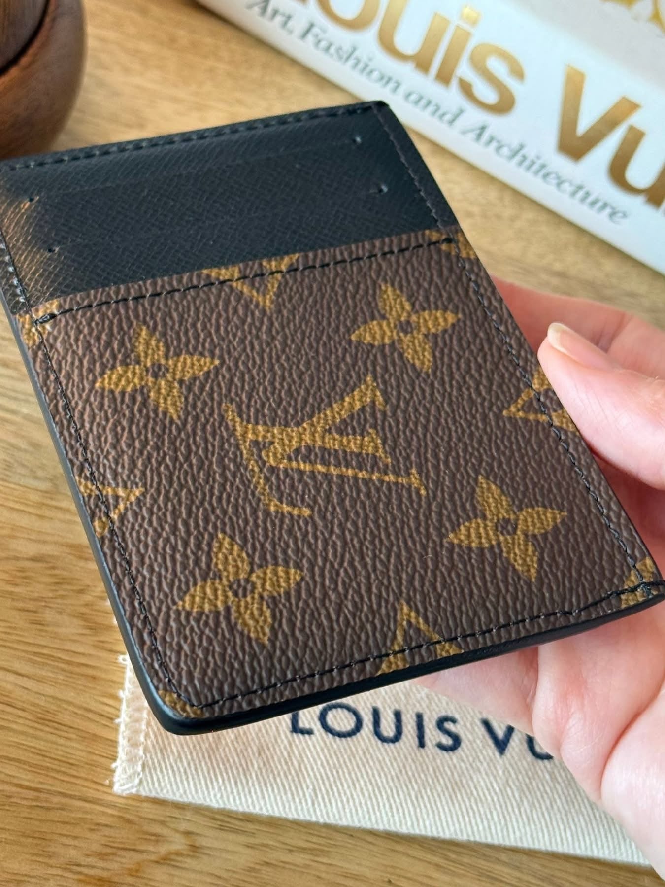 LV Neo Porte Cartes Macassar