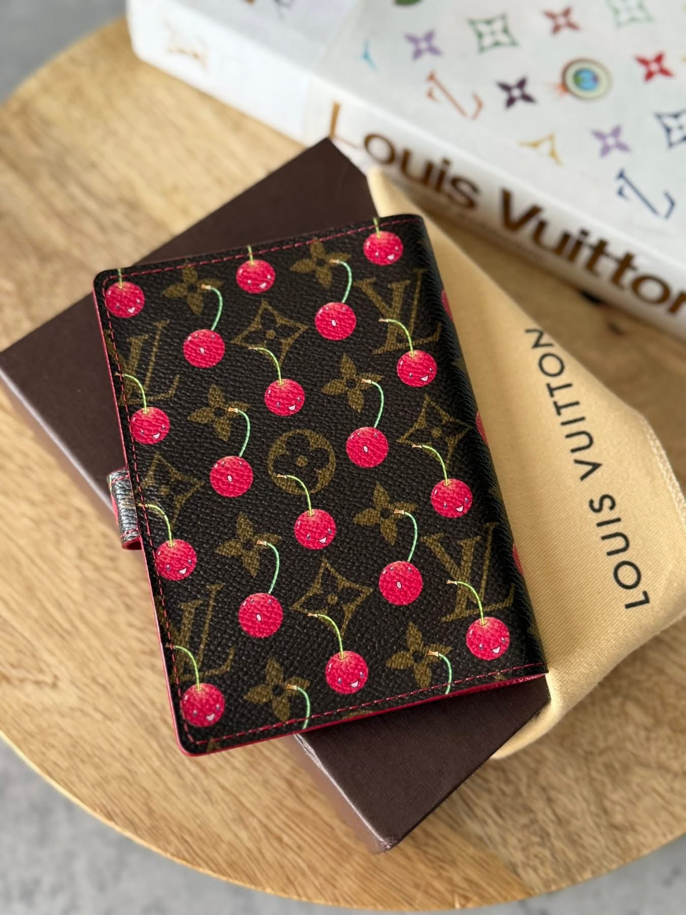 LV Agenda PM Cerise Limited Ed.