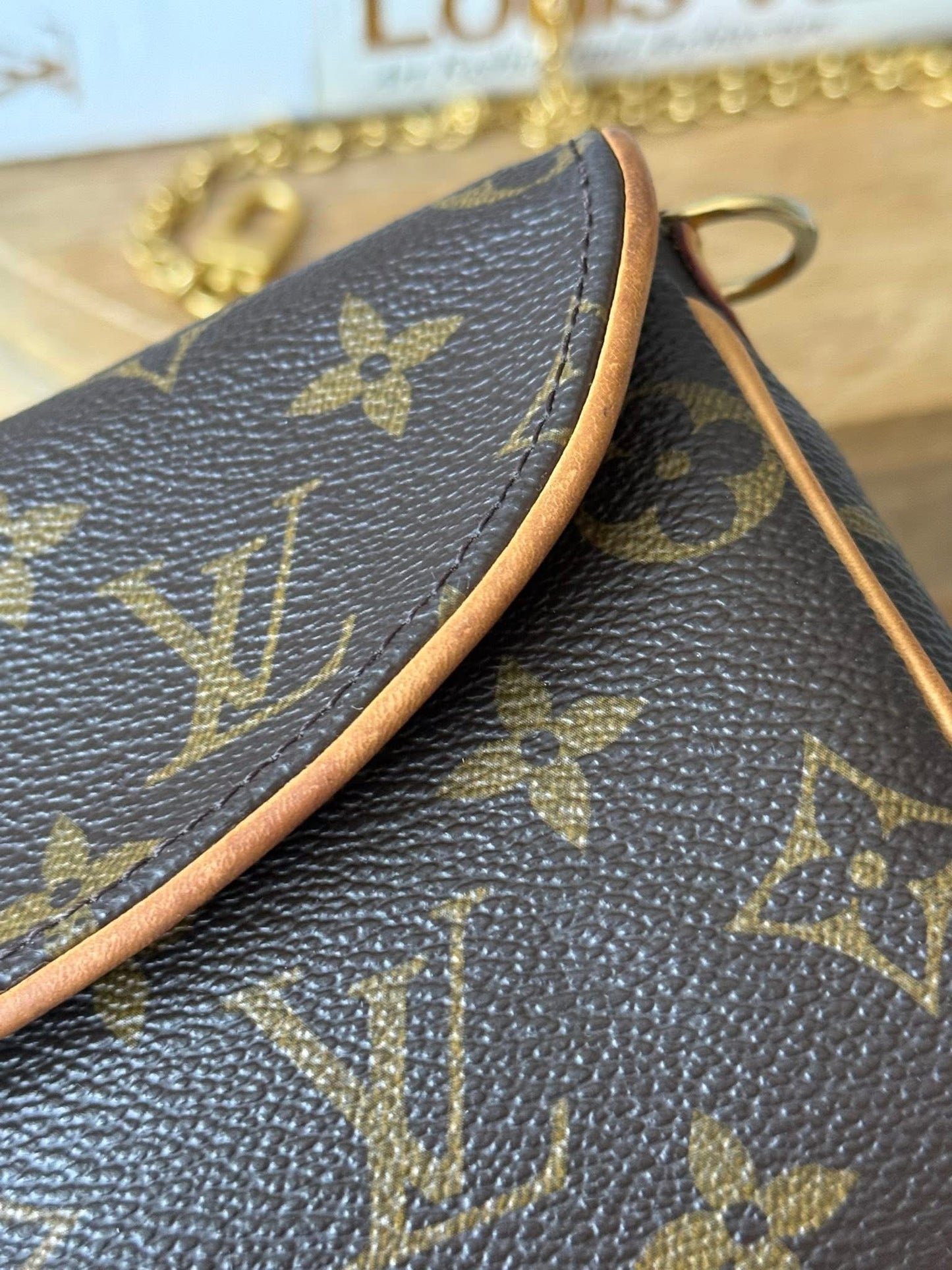 LV Friendly Pochette
