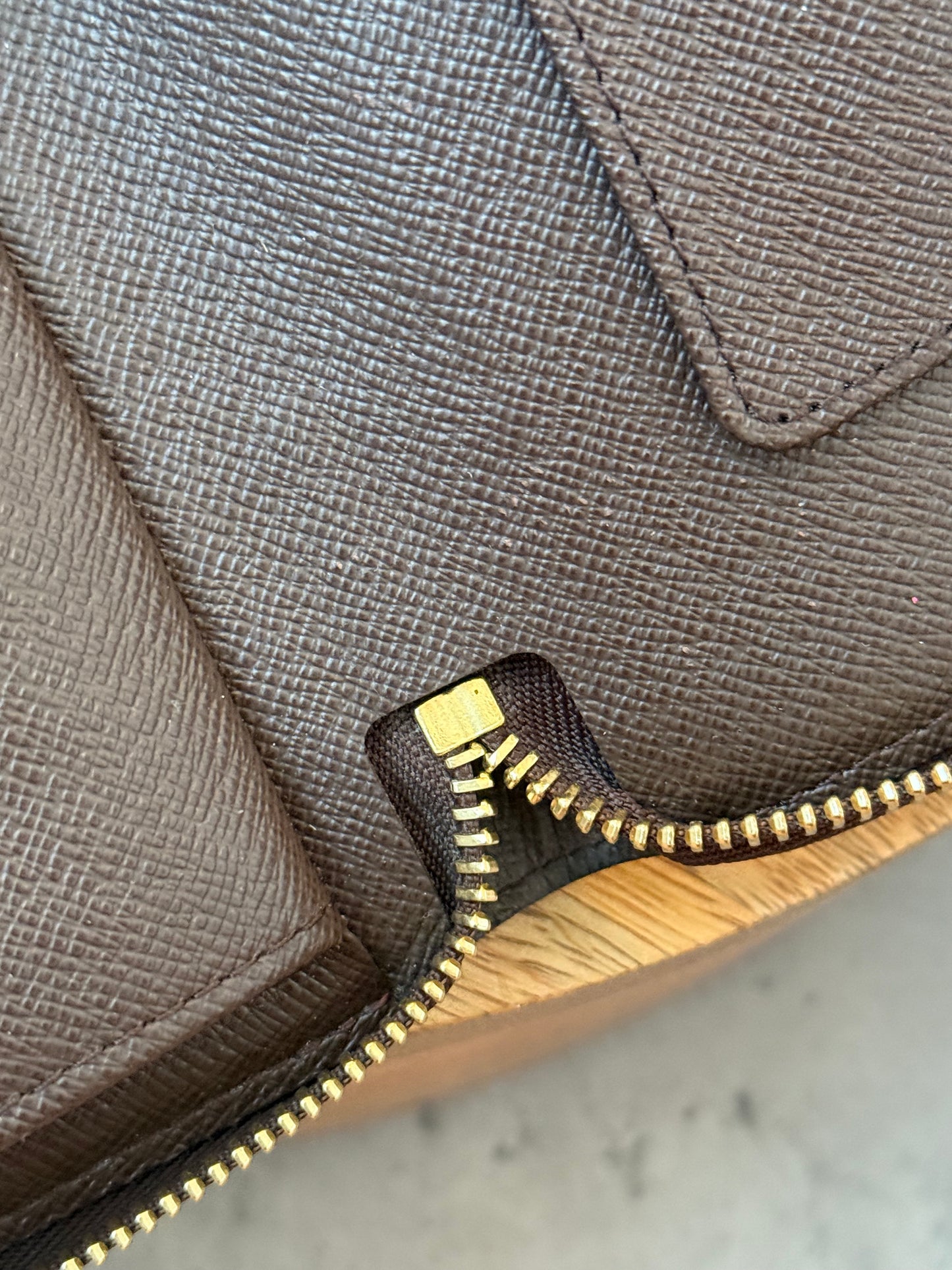 LV Zippy Organizer Damier Ebene
