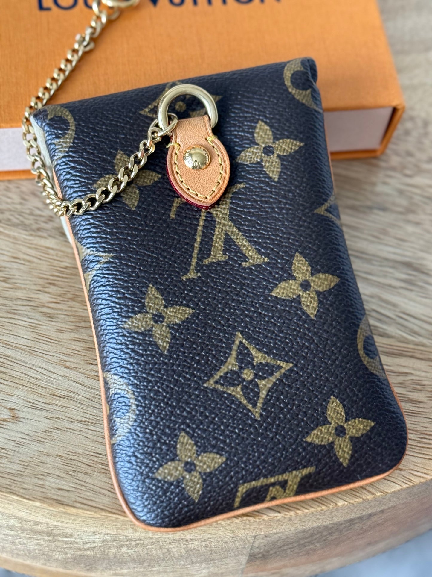 LV Etui MM Phone Case