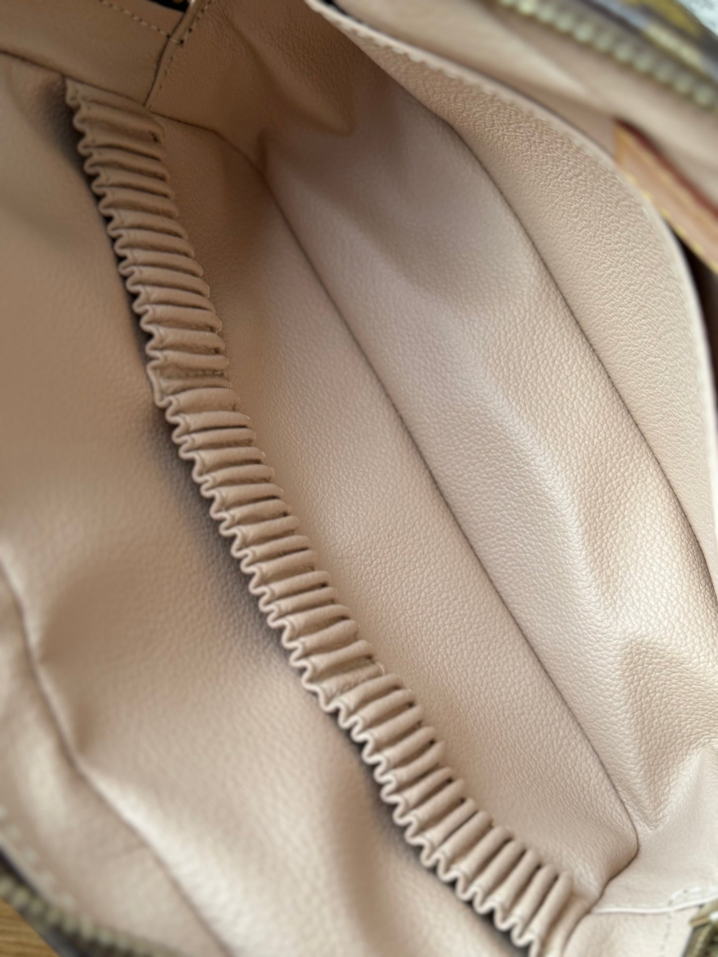 LV Trousse 23 New Model