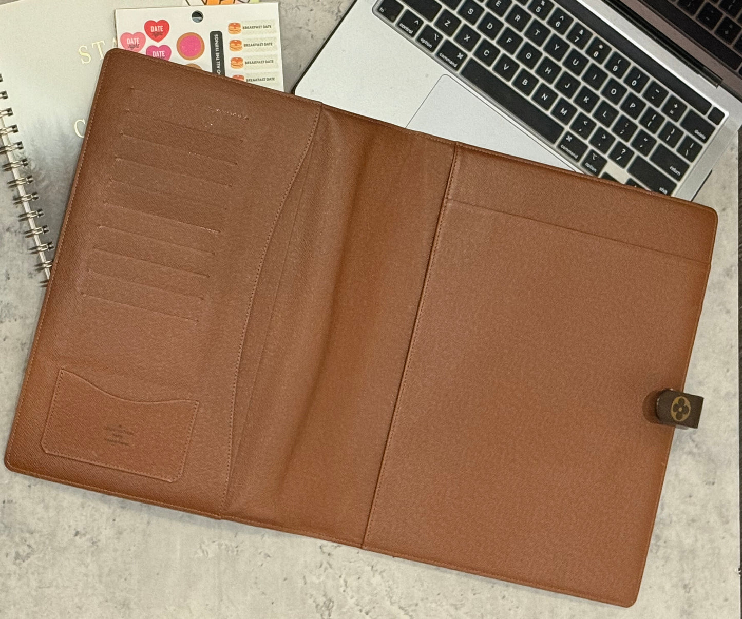 LV Cover Bloc A4