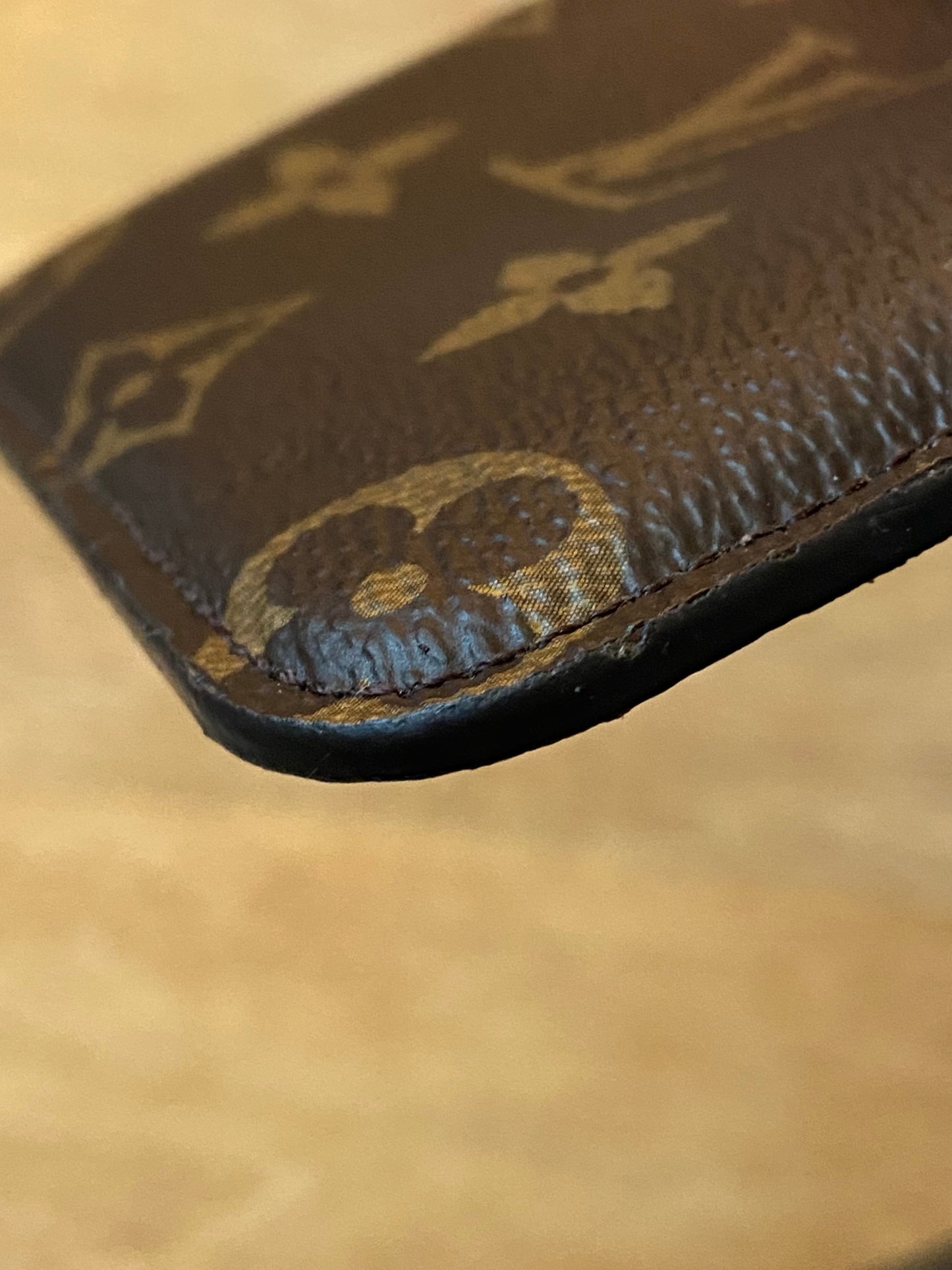 LV Etui MM Sunglasses case