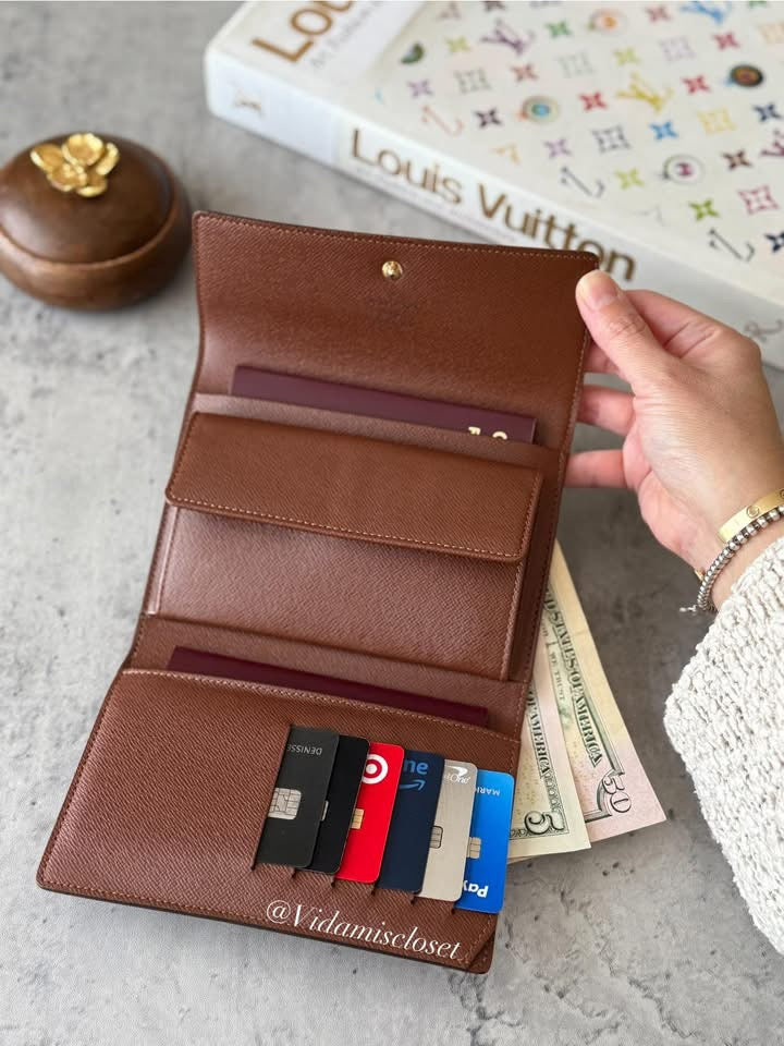 LV Porte Tresor Etui Wallet