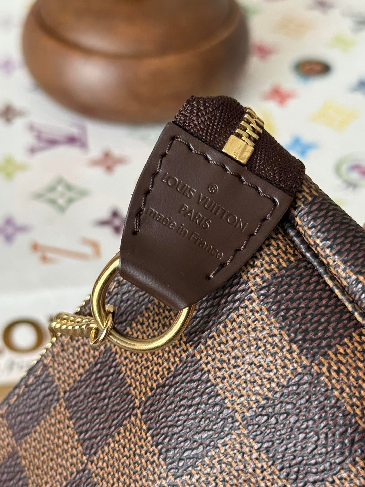 LV DE Bucket Pochette