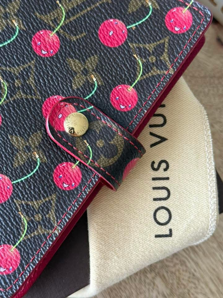LV Agenda PM Cerise Limited Ed.