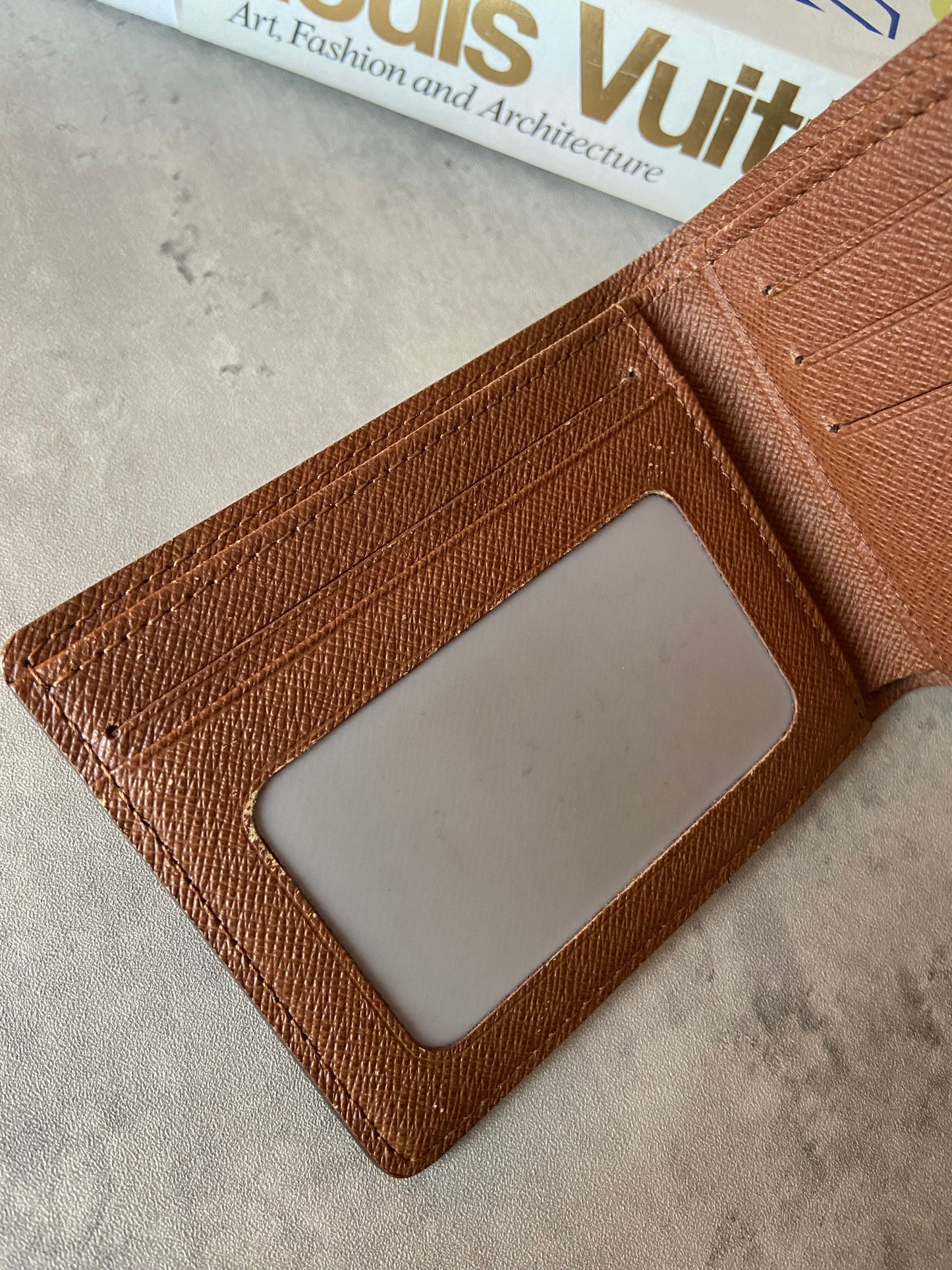 LV MEN’S WALLET MONOGRAM