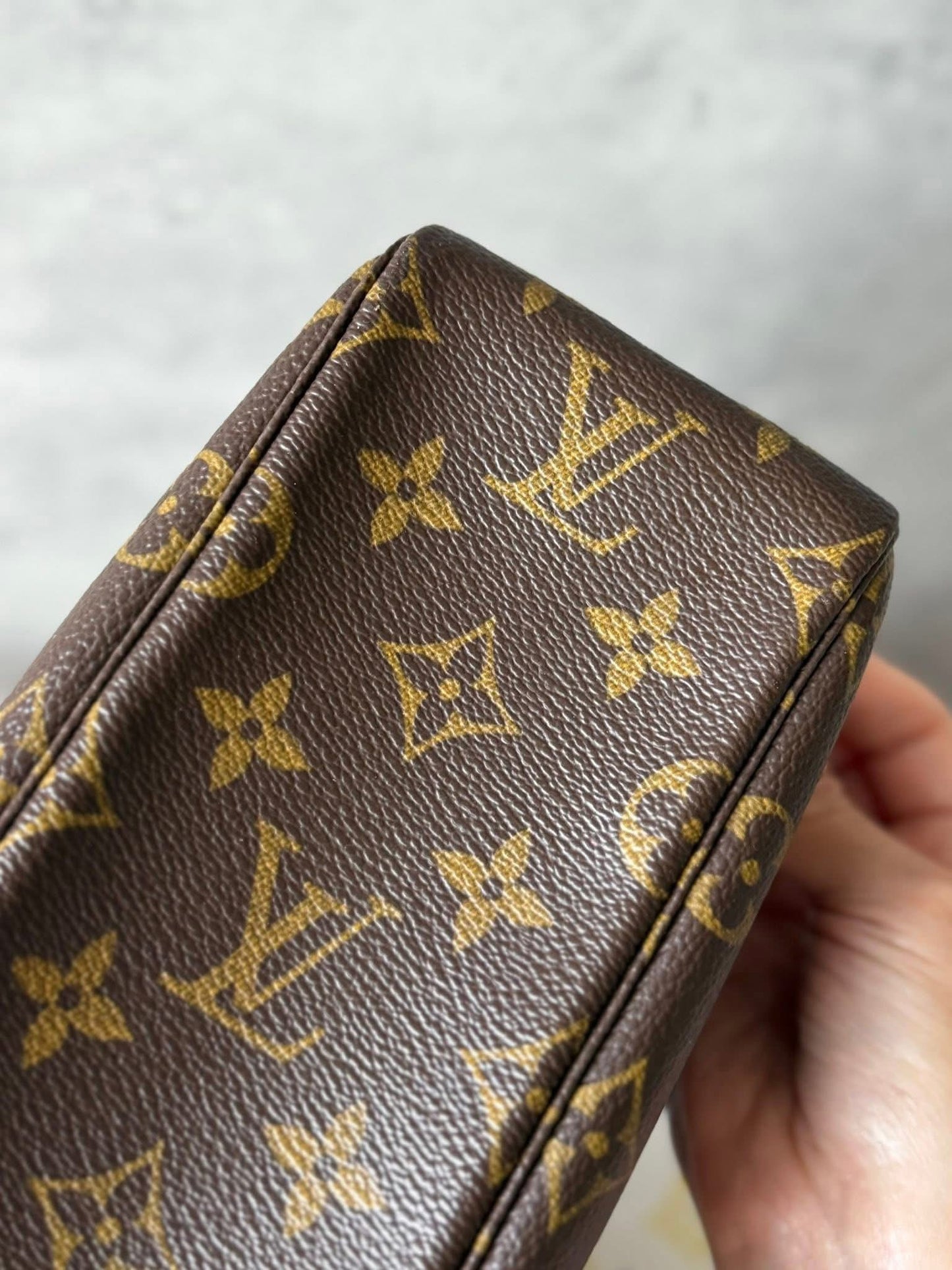 LV Trousse 28 New Model
