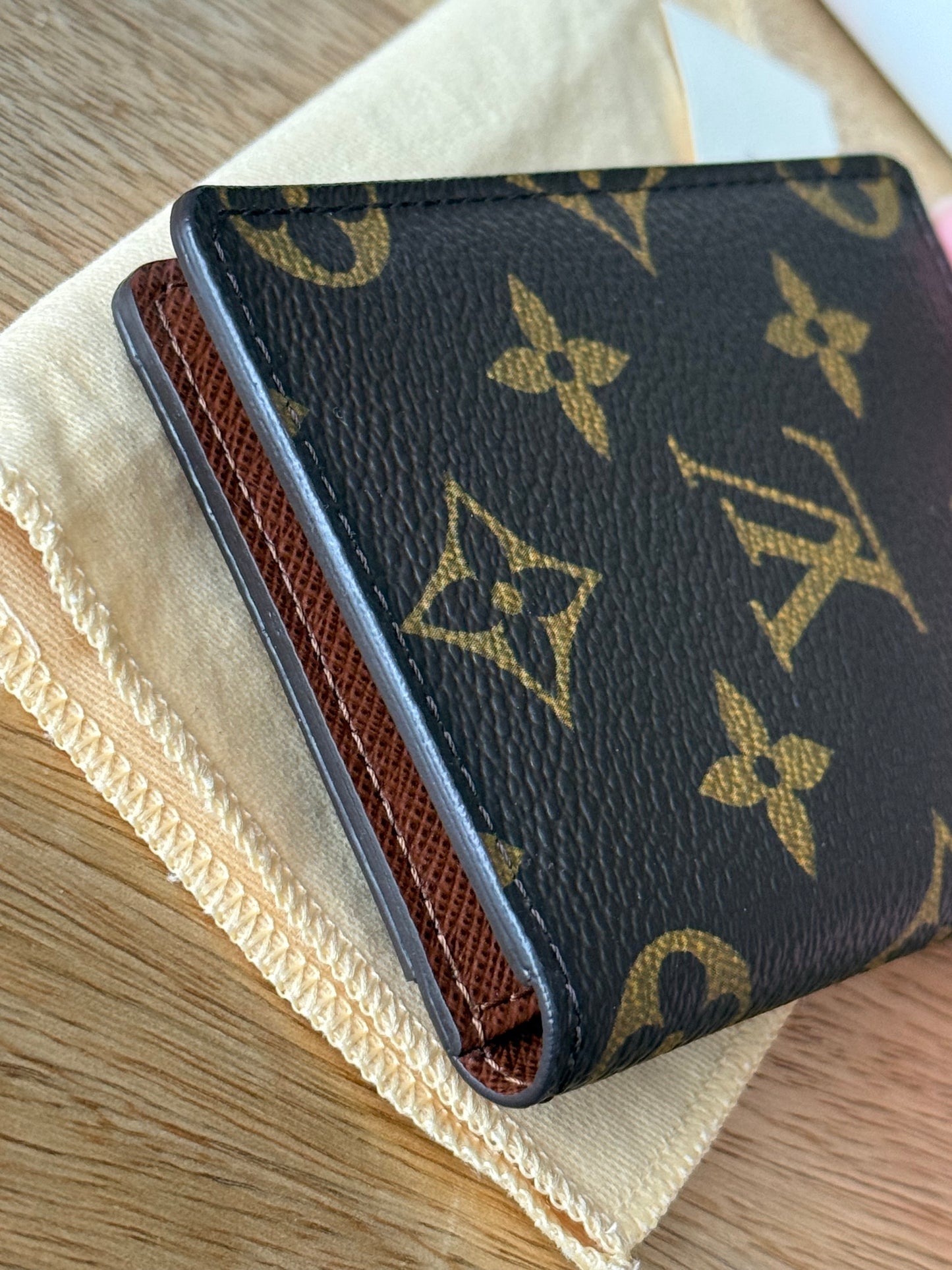 LV Pocket organizer