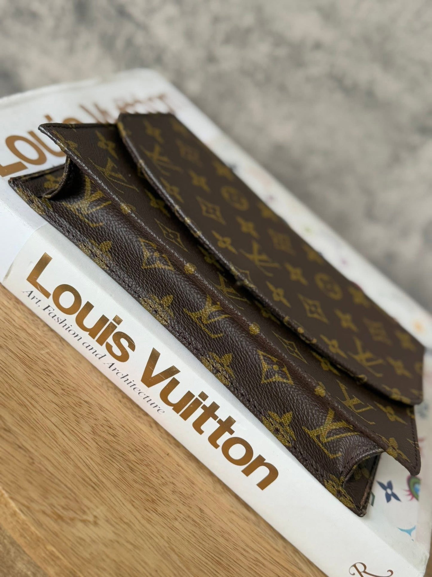 LV Rabat 23 Clutch