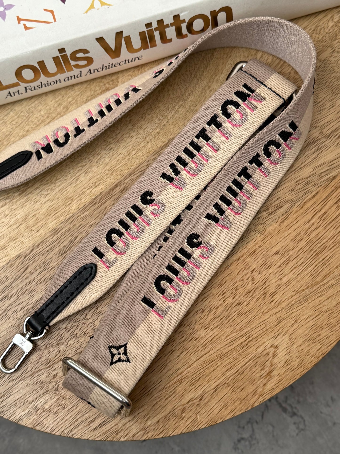 LV Adjustable guitar strap