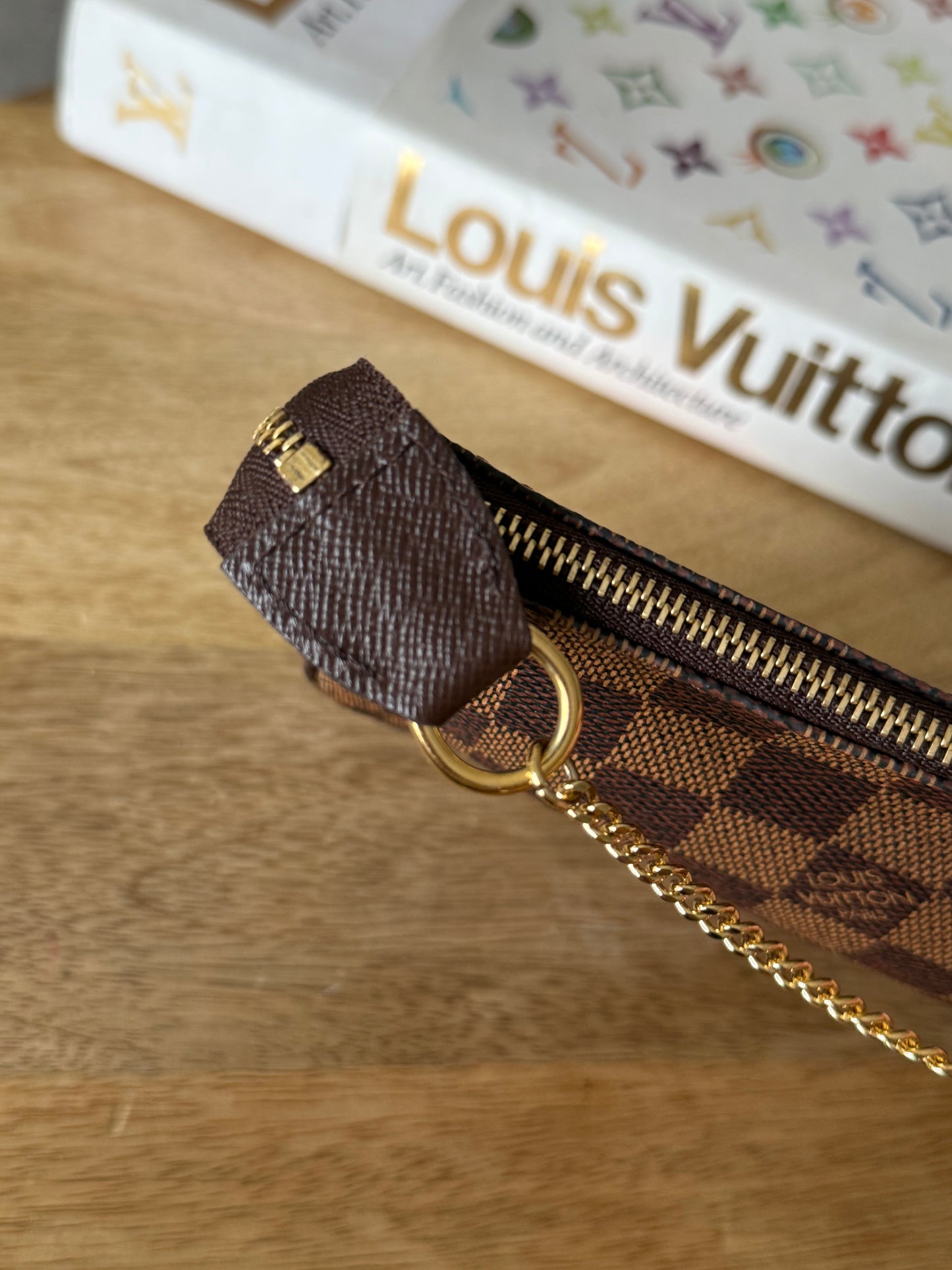 LV Bucket Pochette Damier Ebene