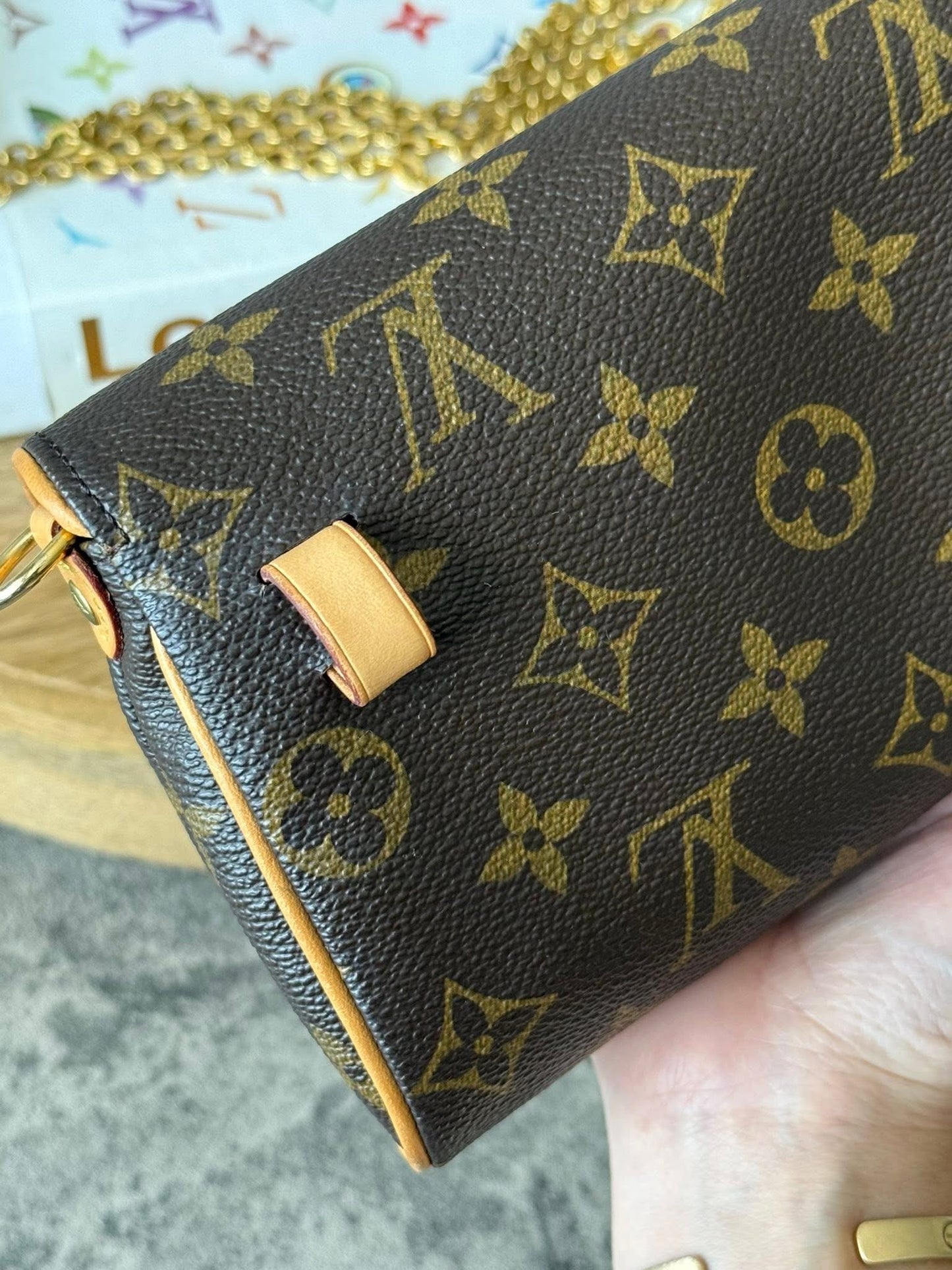 LV Friendly Pochette
