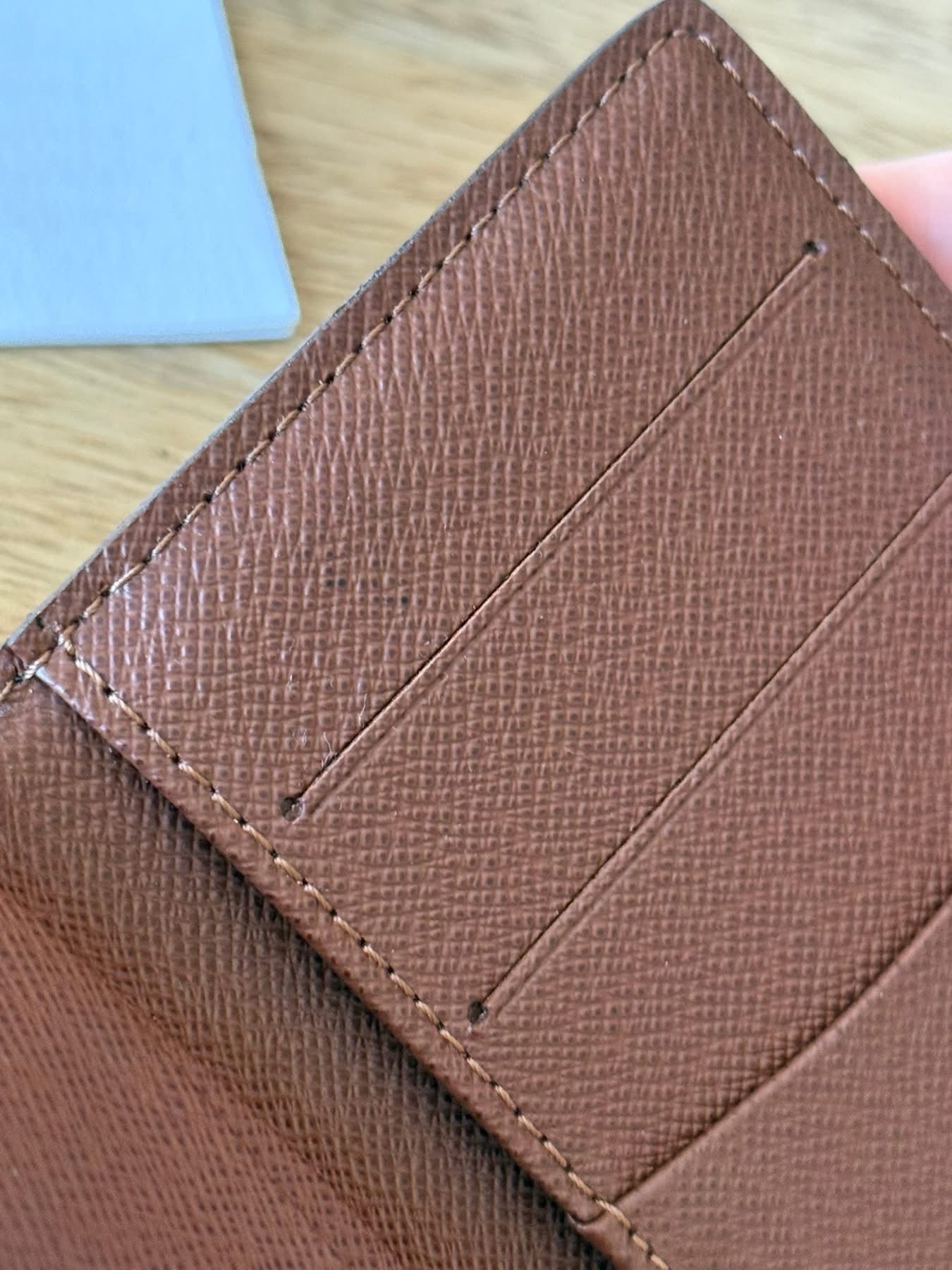LV Pocket organizer