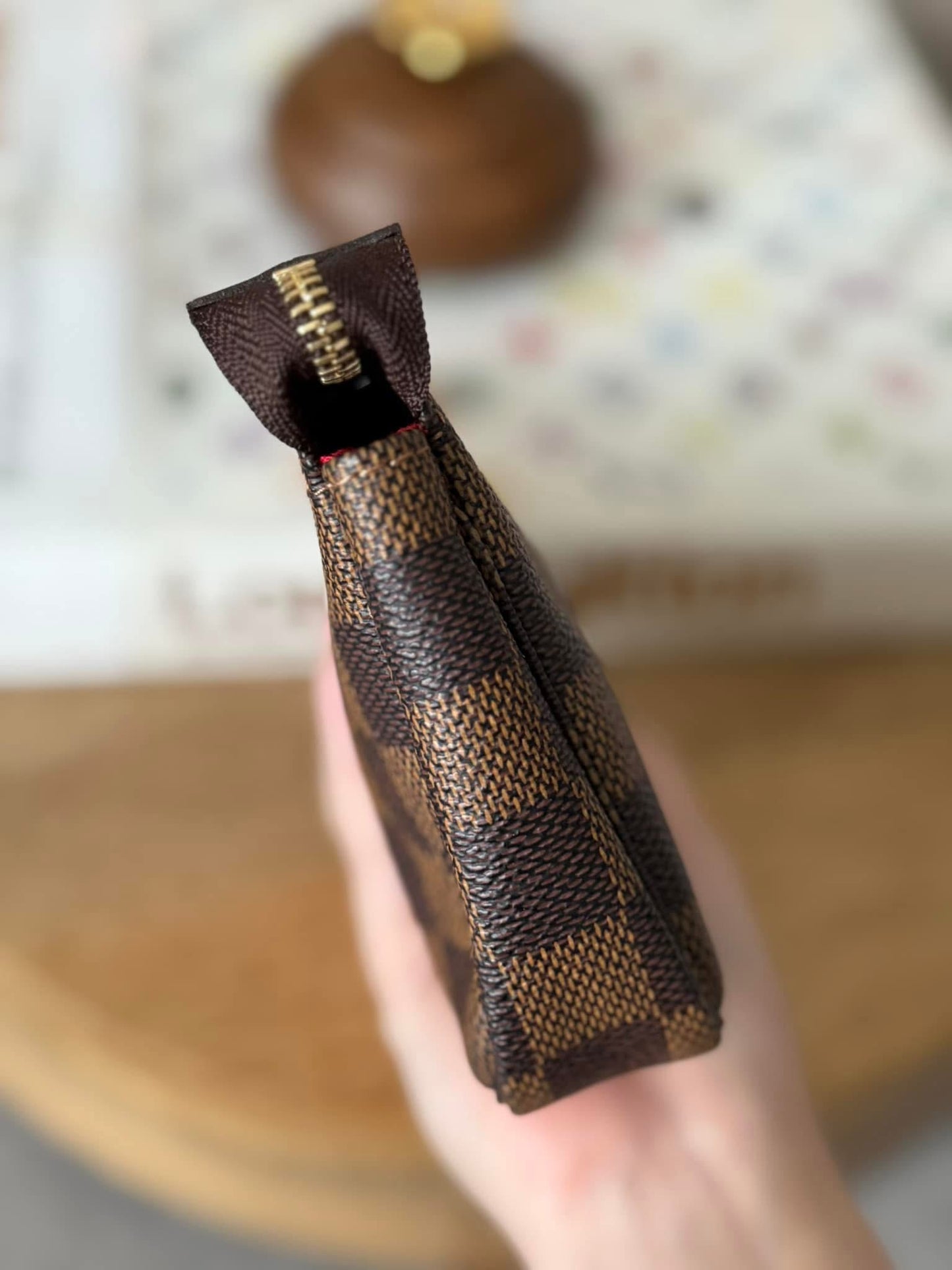 LV DE Bucket Pochette