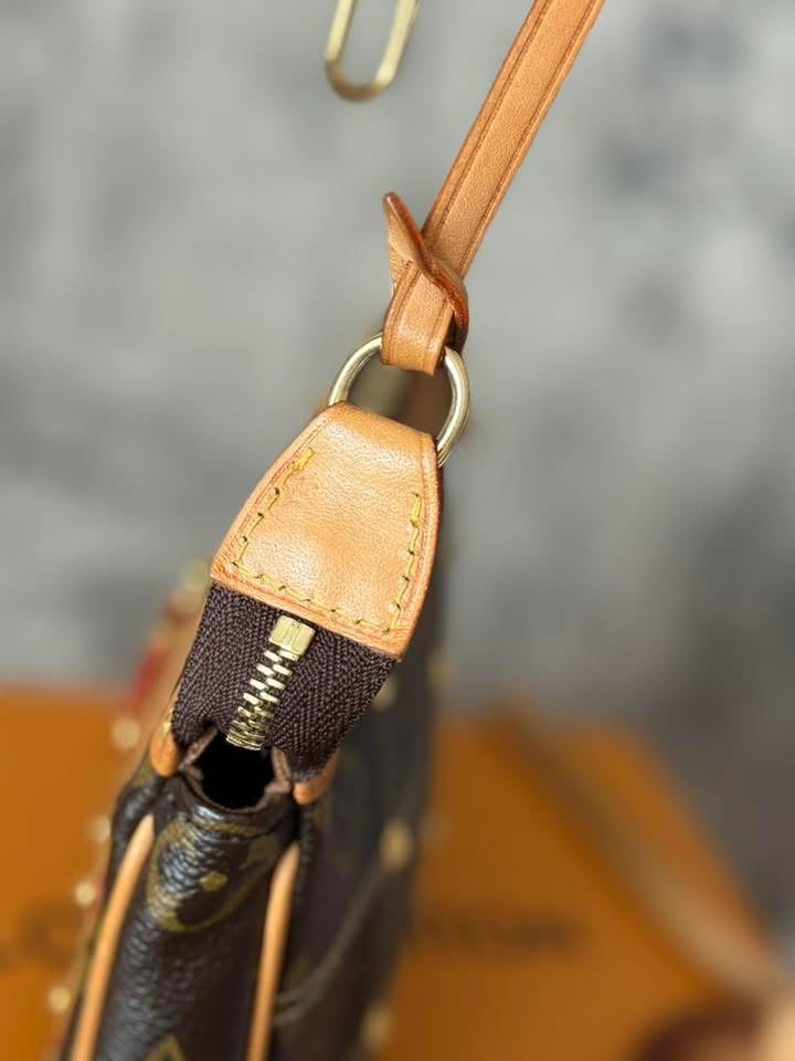 LV Rivetting Pochette Accessories