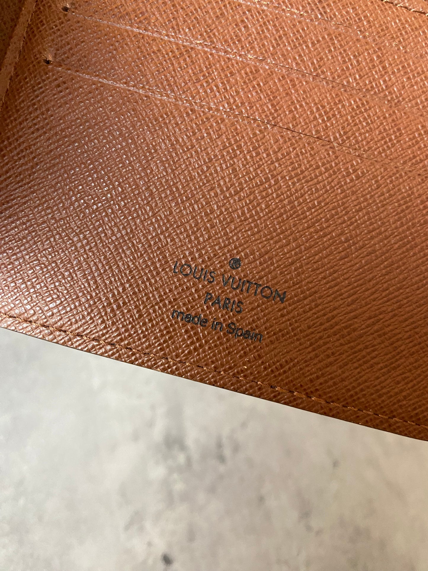 LV MEN’S WALLET MONOGRAM