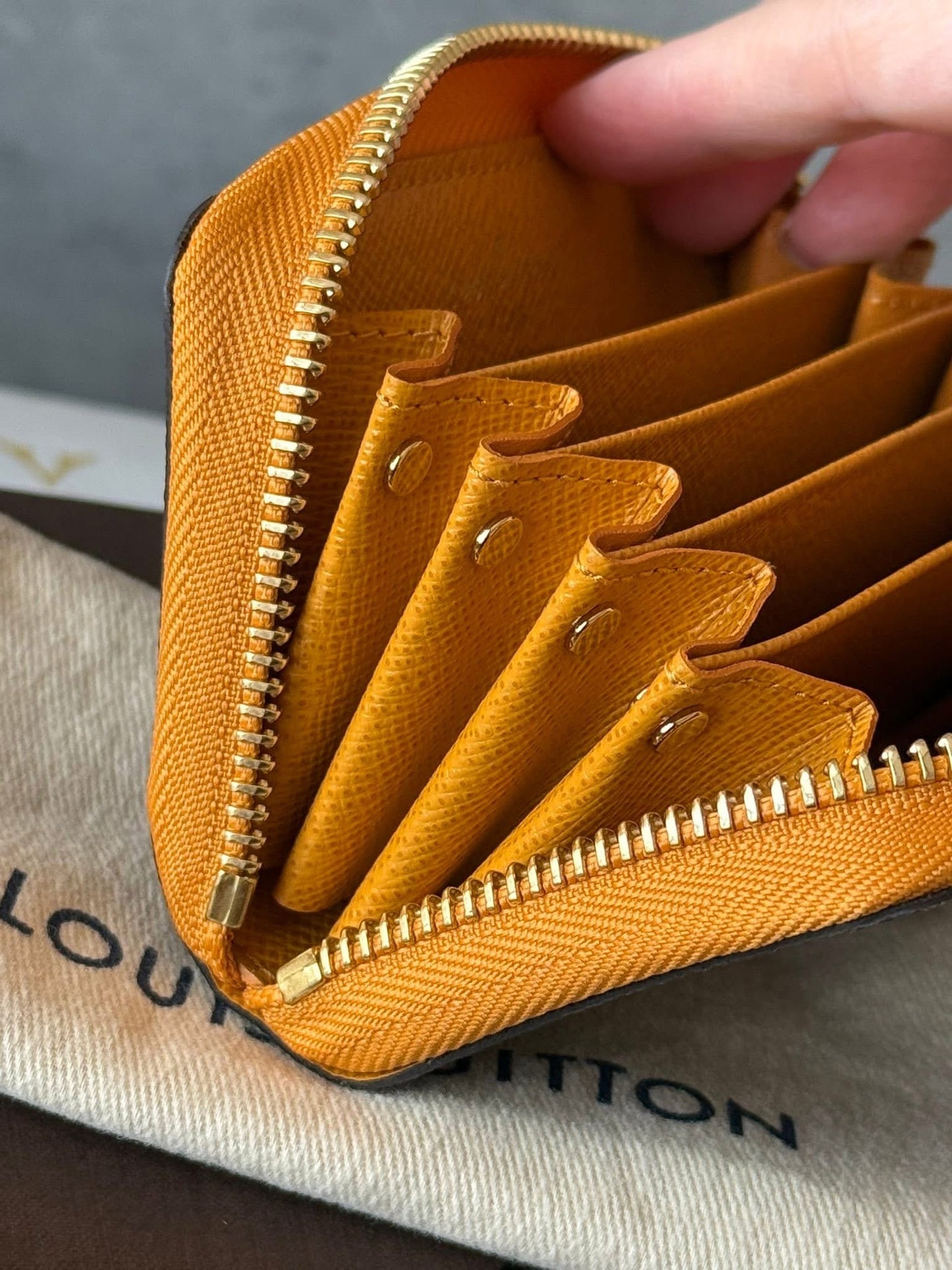 LV Multicartes Safran