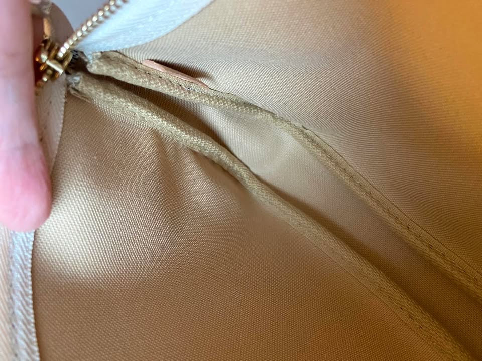 LV Pochette Accesoires Azur