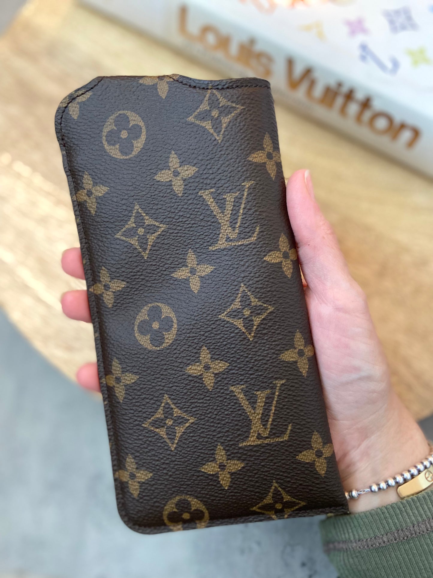 LV Etui MM Sunglasses case