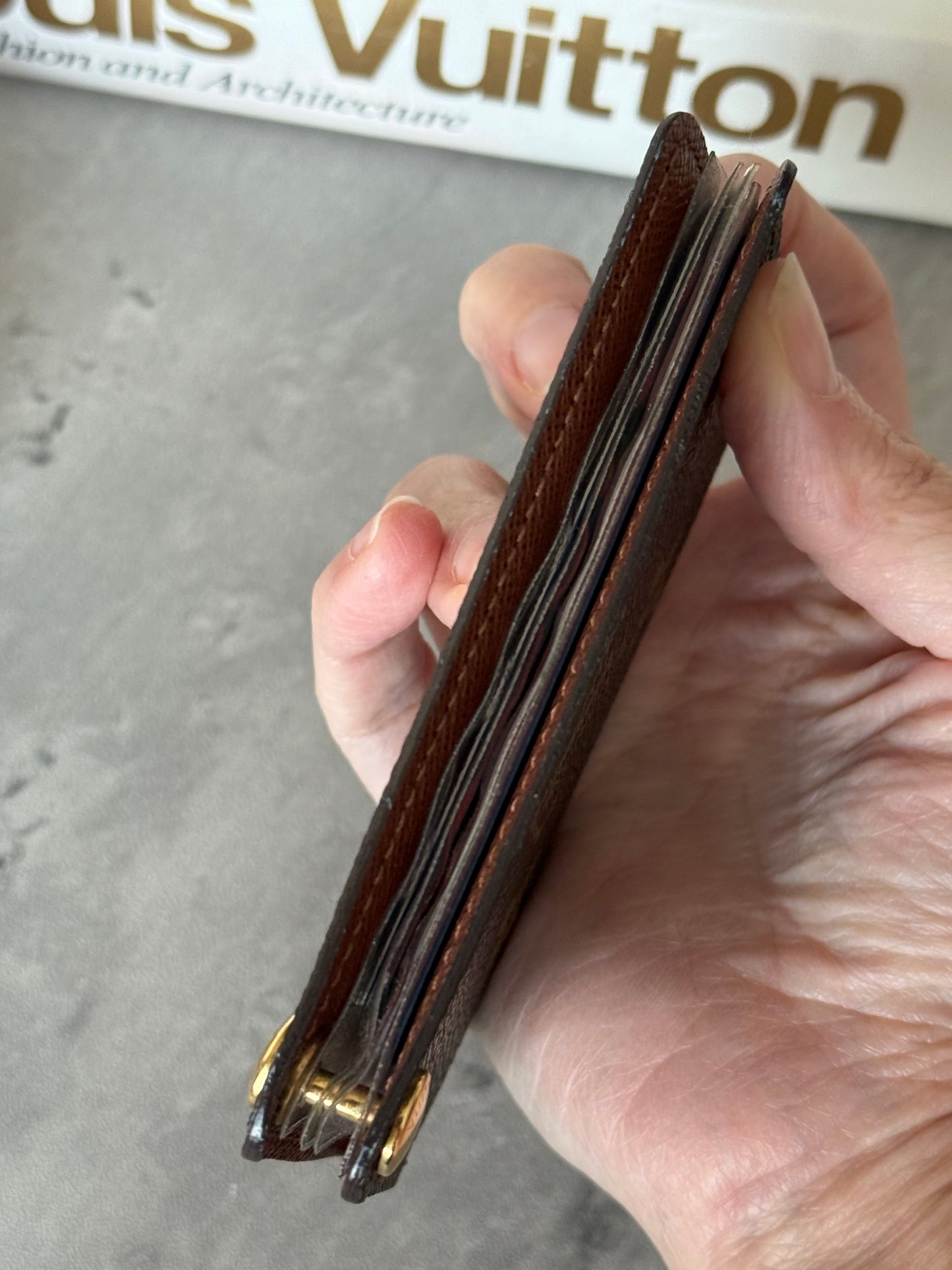 LV Pression card holder