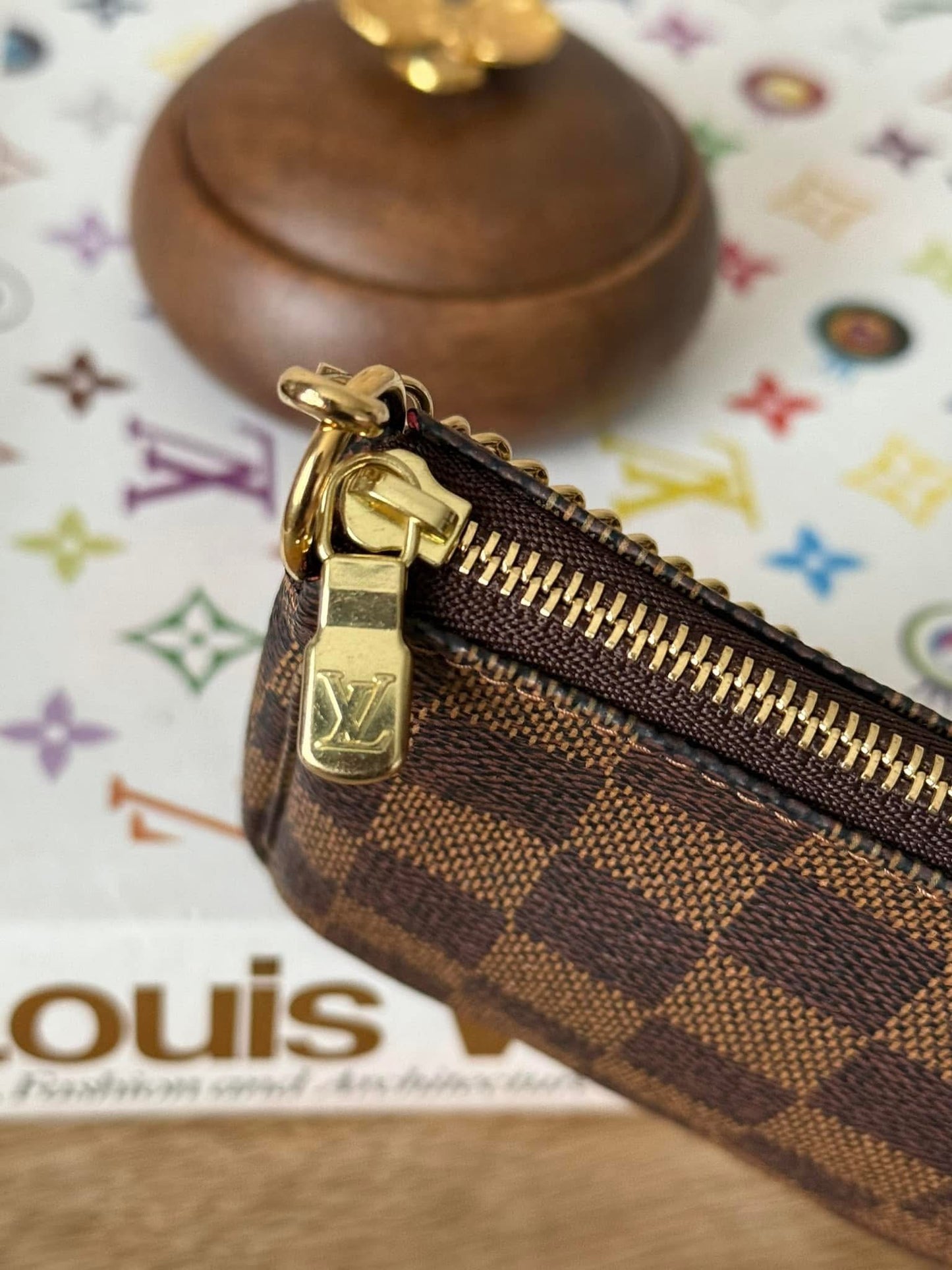 LV DE Bucket Pochette