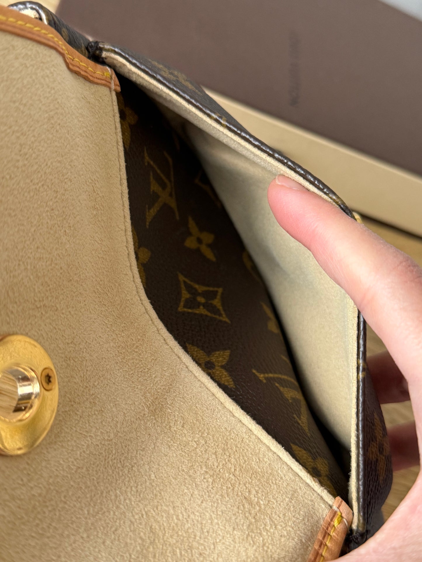 LV Tikal Pochette