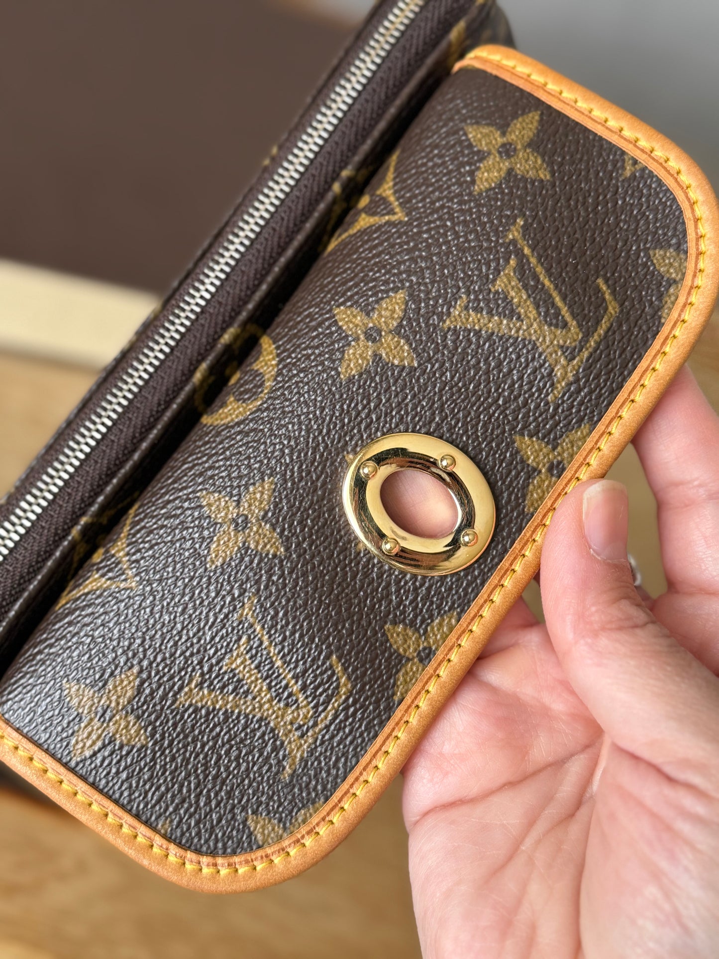 LV Tikal Pochette