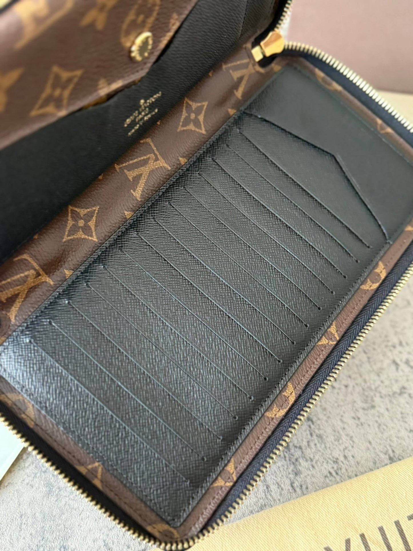 LV Daily Organizer Noir