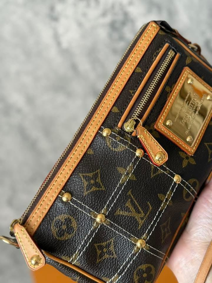 LV Rivetting Pochette Accessories