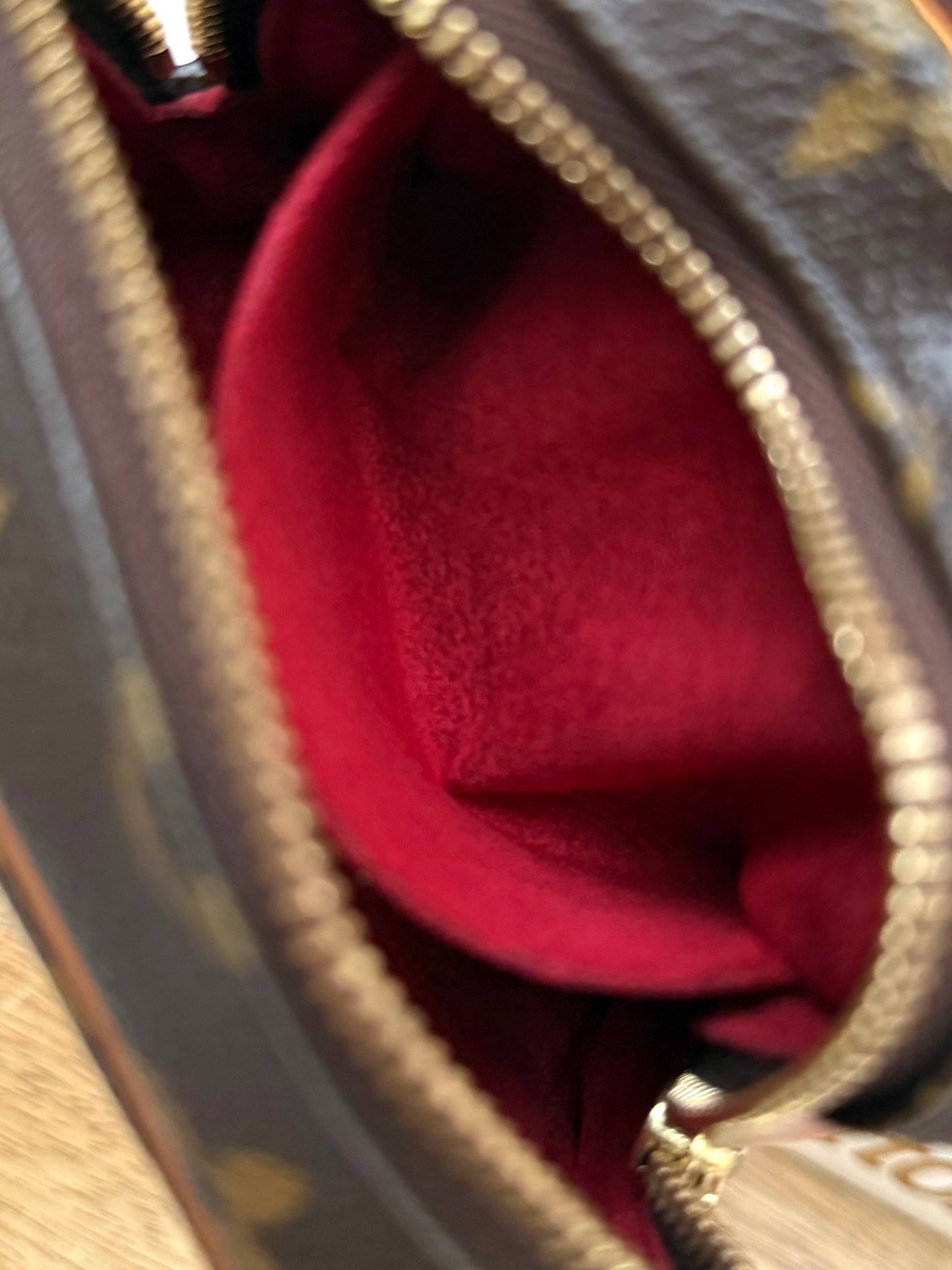 LV Wapity Pouch